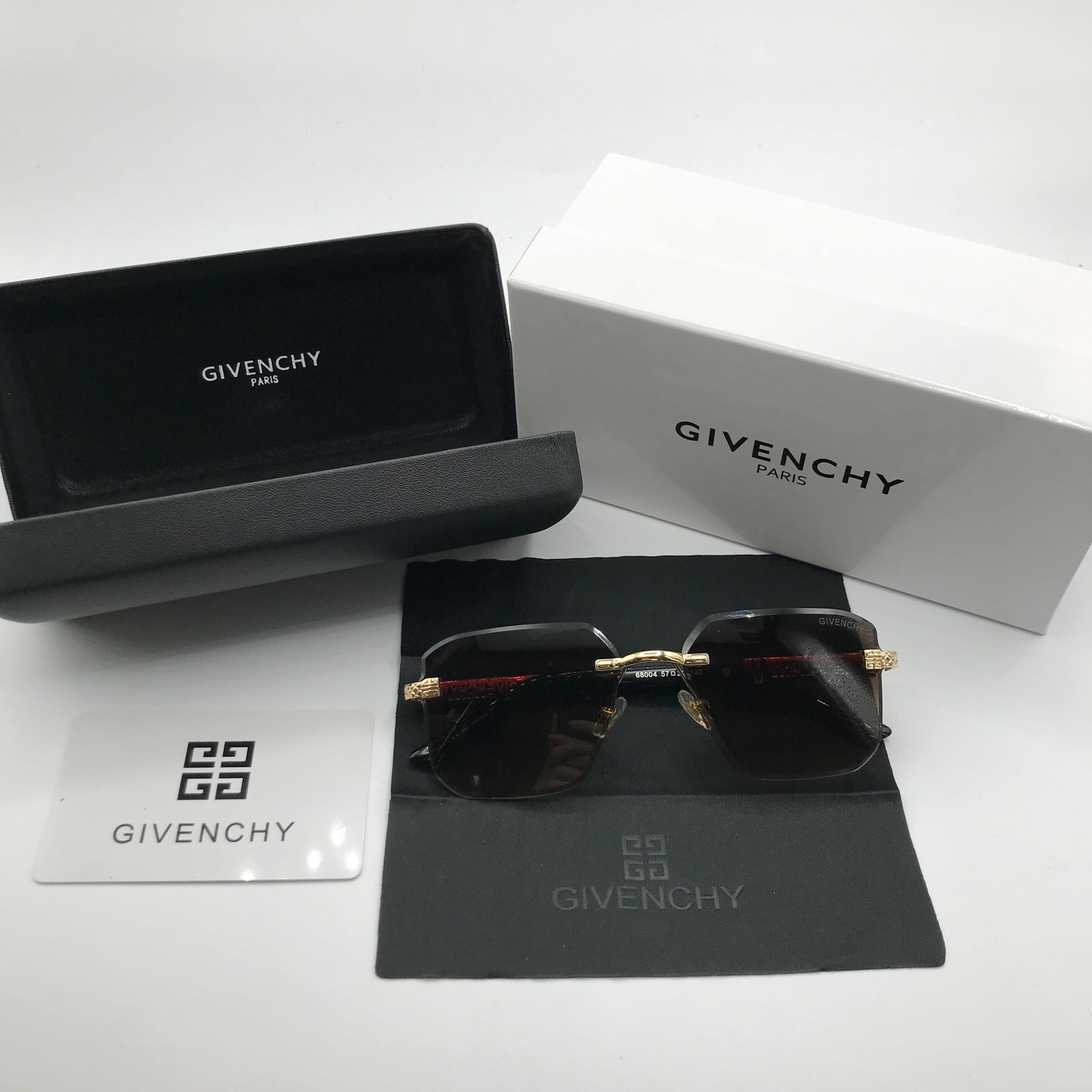 SUNGLASSES BNIB WITH ACCESSORIES (1 of 2)