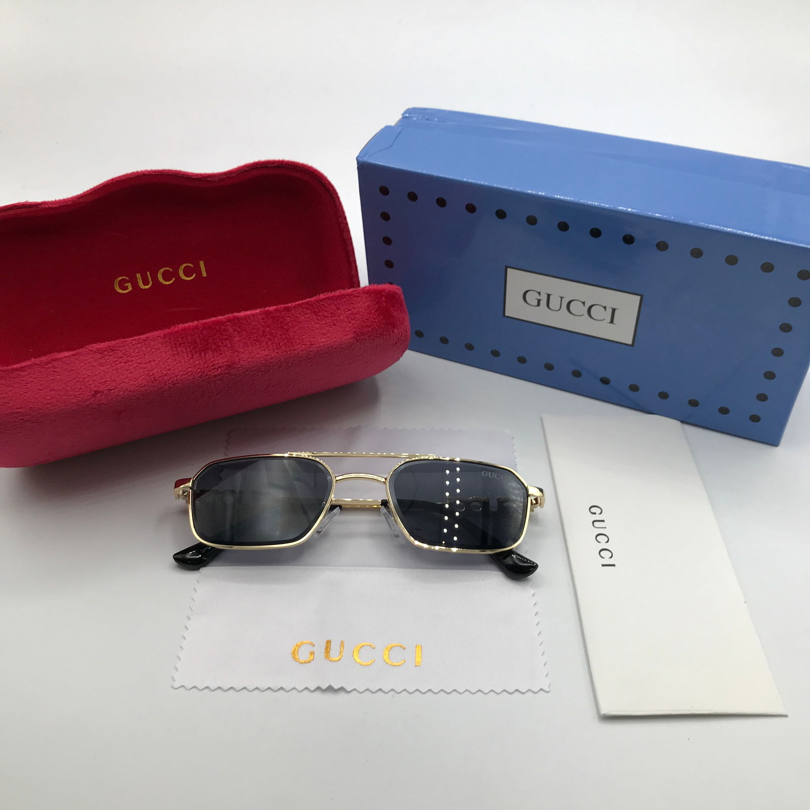 SUNGLASSES BNIB WITH ACCESSORIES (1 of 3)