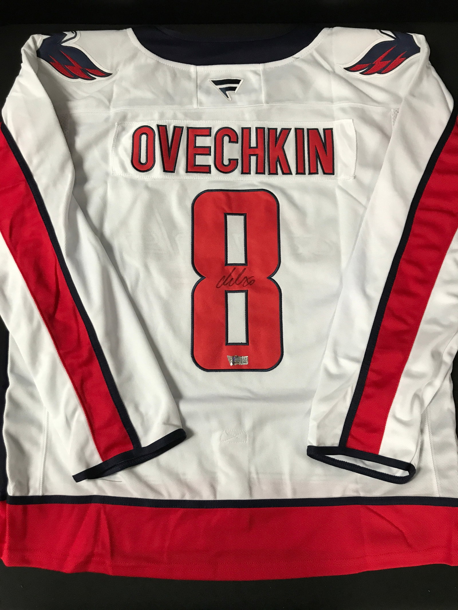 ALEXANDER OVECHKIN SIGNED WASHINGTON CAPITOLS JERSEY - ACE COA: Prices are in Canadian dollars