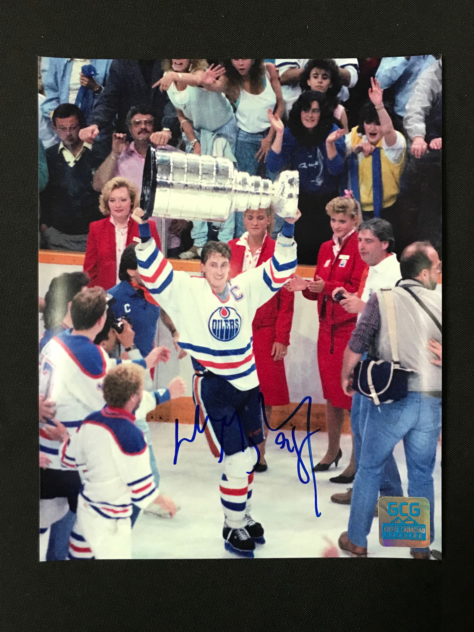 WAYNE GRETZKY SIGNED 8X10 - GCG COA (1 of 1)