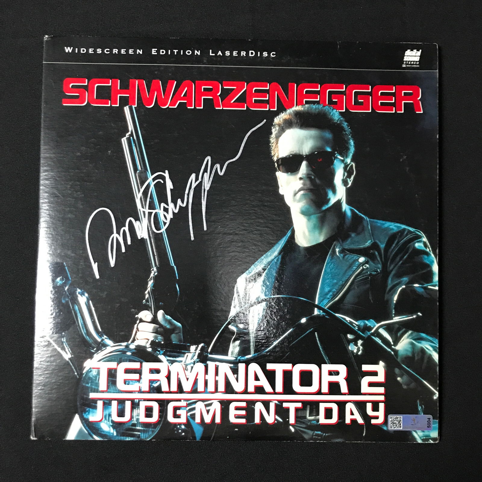 ARNOLD SCHWARZENEGGER SIGNED TERMINTATOR 2 LASER DISC COVER - CELEBRITY AUTHENTICS COA: Prices are in Canadian dollars