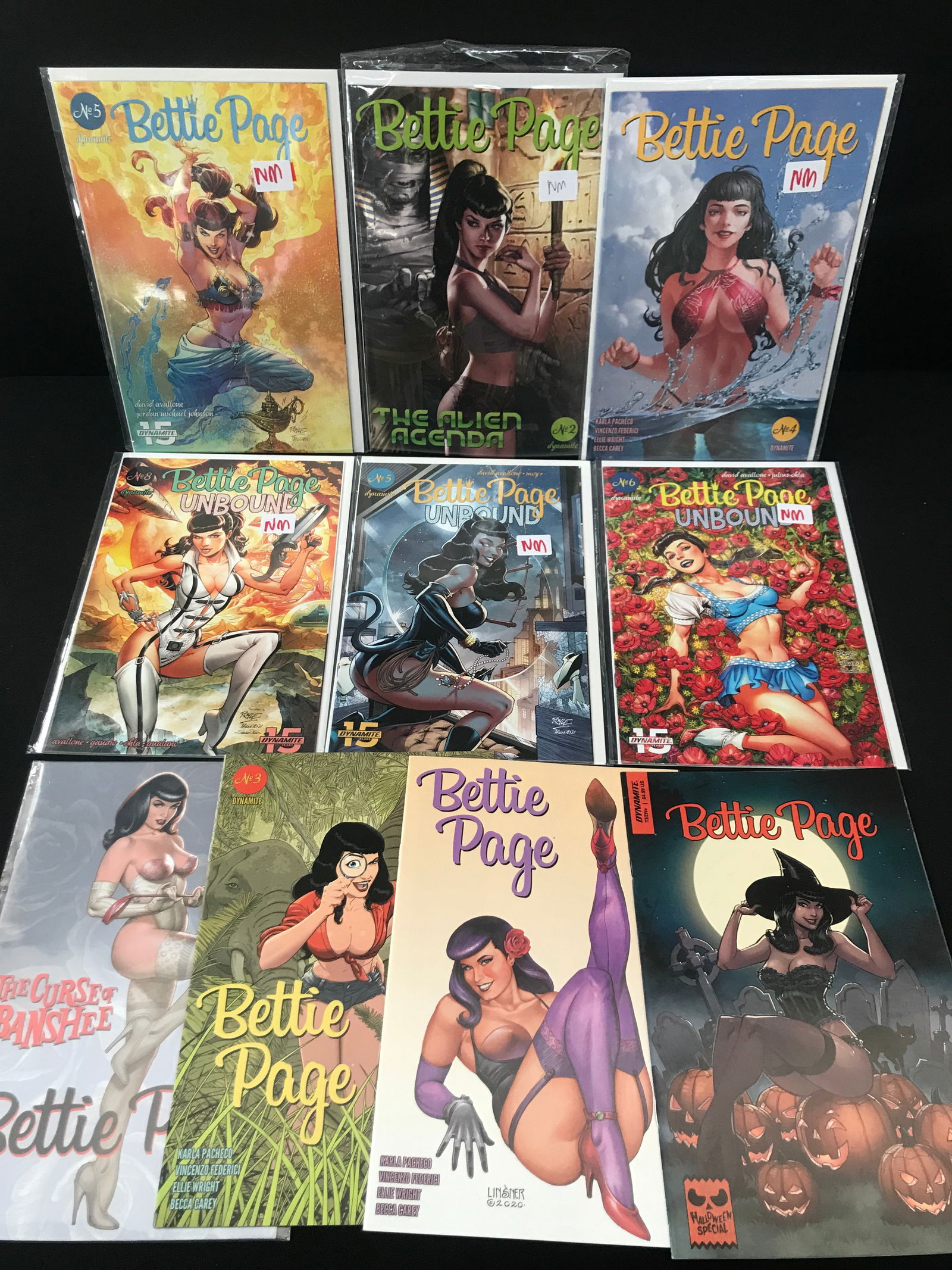 LOT OF 10 BETTIE PAGE COMICS - DYNAMITE COMICS (1 of 1)