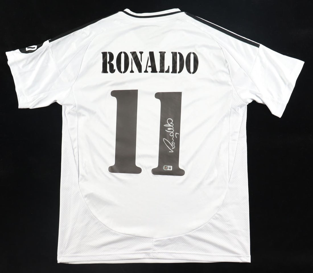 RONALDO ROSARIO SIGNED SOCCER JERSEY - BECKETT COA: Prices are in Canadian dollars