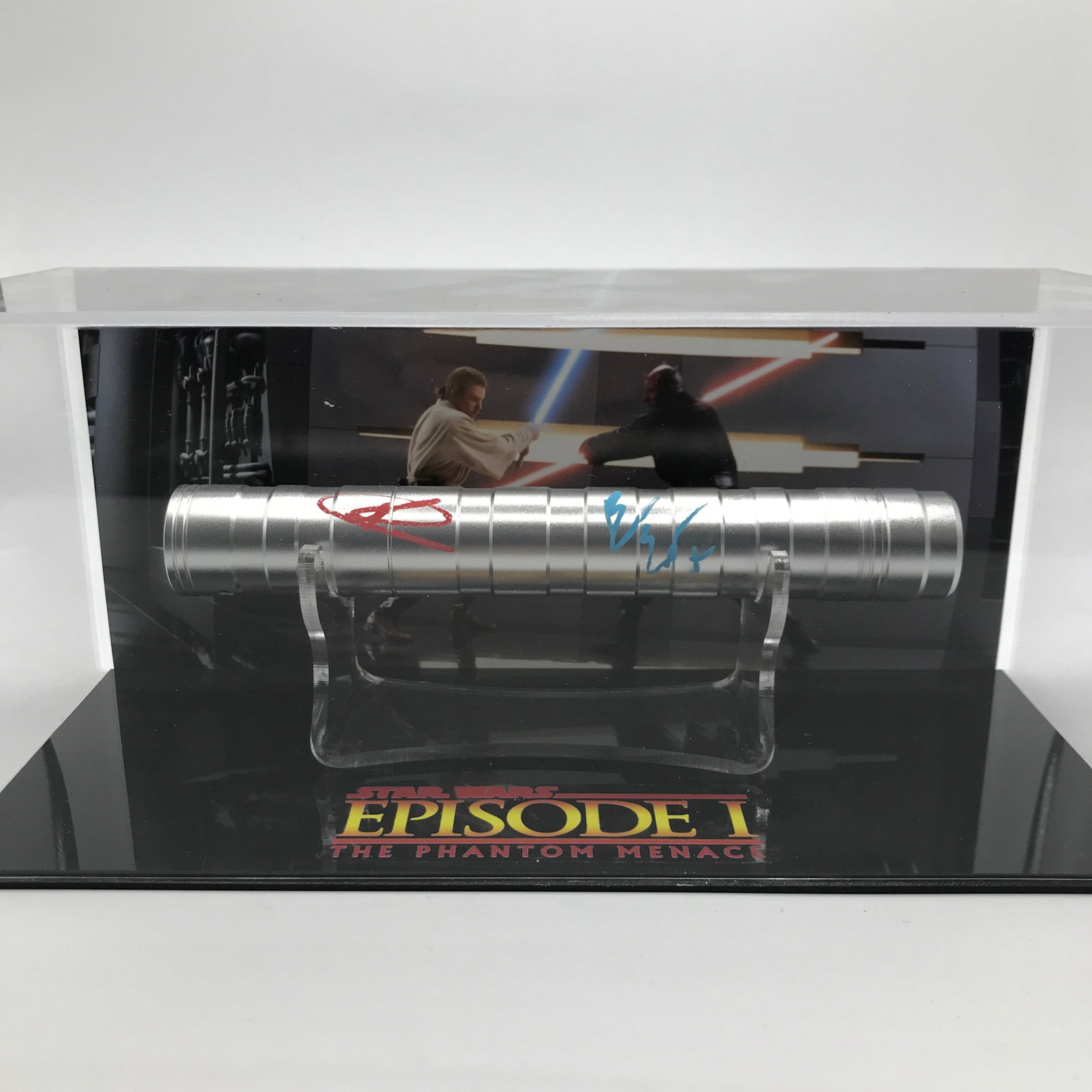 EWAN MCGREGORA AND RAY PARK DUAL SIGNED LIGHTSABER PRESENTATION PIECE - WWOC COA (1 of 2)
