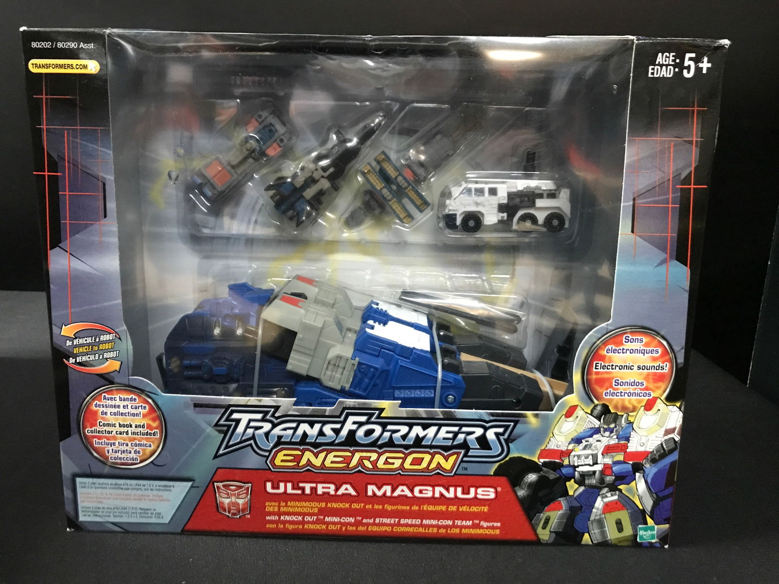 NEW IN BOX TRANSFORMERS ENERGON ULTRA MAGNUS (1 of 2)