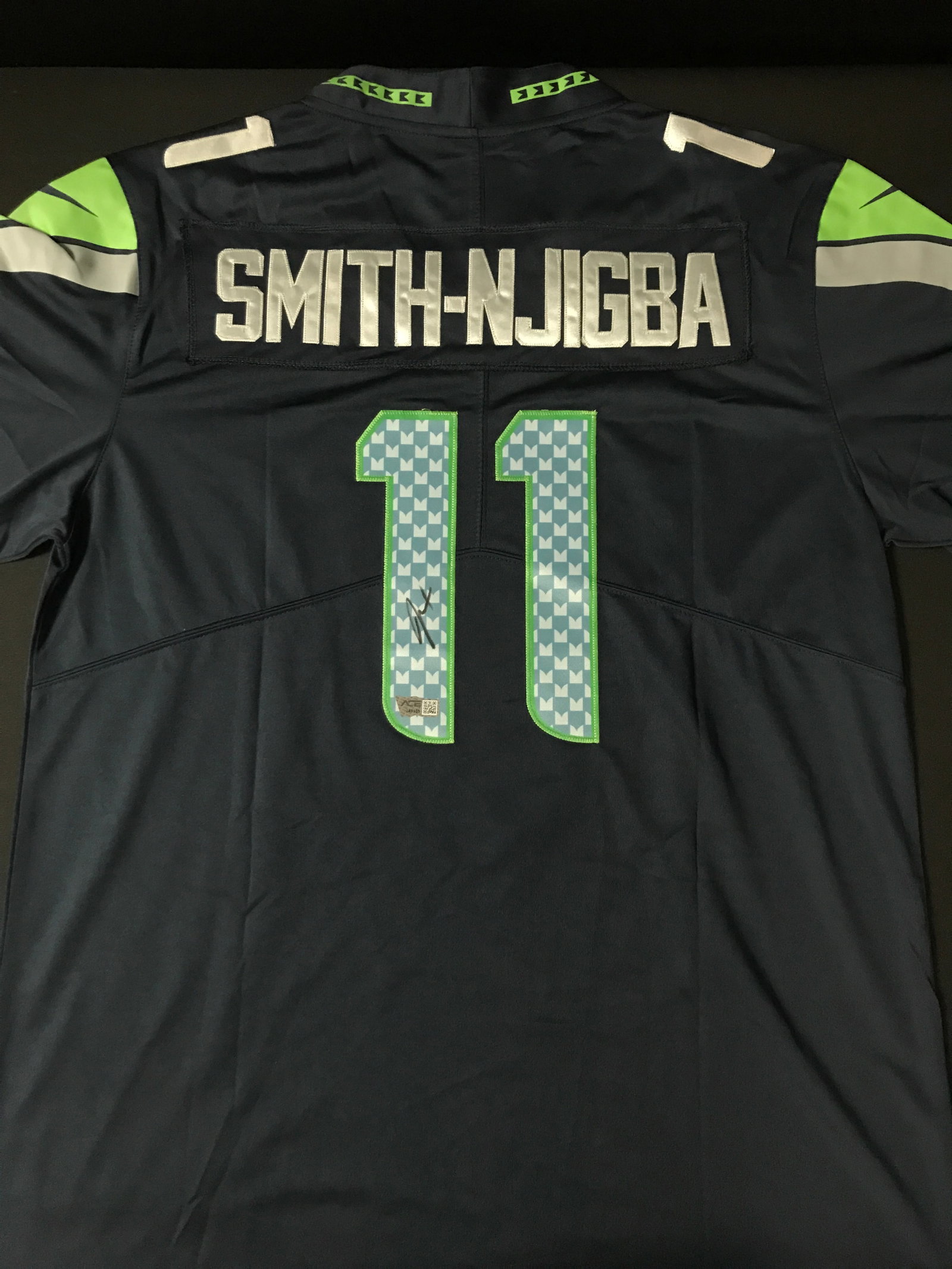 JAXON SMITH-NJIGBA SIGNED SEATTLE SEAHAWKS FOOTBALL JERSEY - ACE COA: Prices are in Canadian dollars