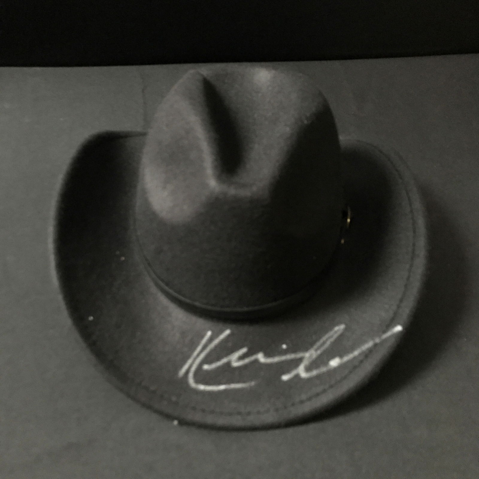KEVIN COSTNER SIGNED YELLOWSTONE COWBOY HAT - KB COA (1 of 2)
