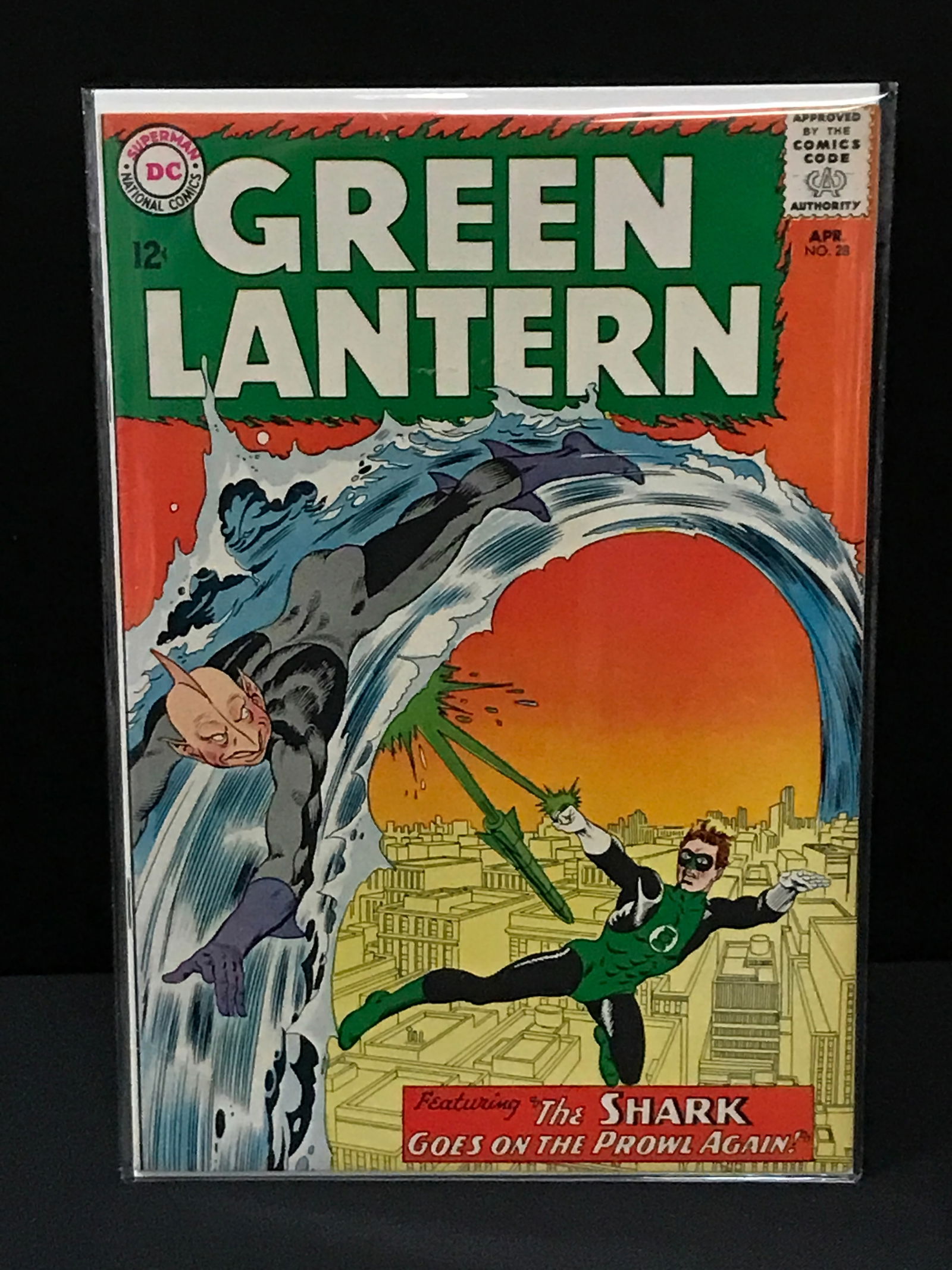 GREEN LANTERN #28 - DC COMICS: Prices are in Canadian dollars