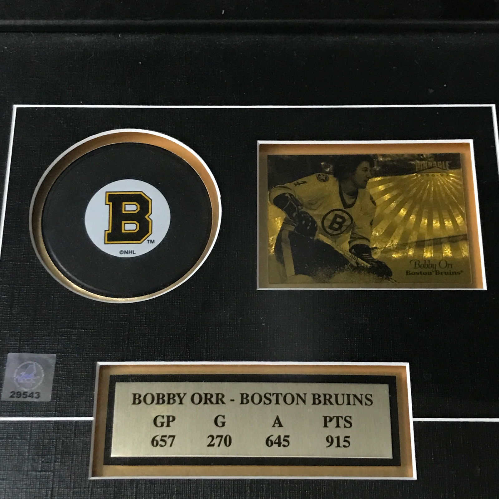 BOBBY ORR PRESENTATION PIECE WITH 24KT GOLD FOIL TRADING CARD GREAT NORTHEN ROAD COA: Prices are in Canadian dollars