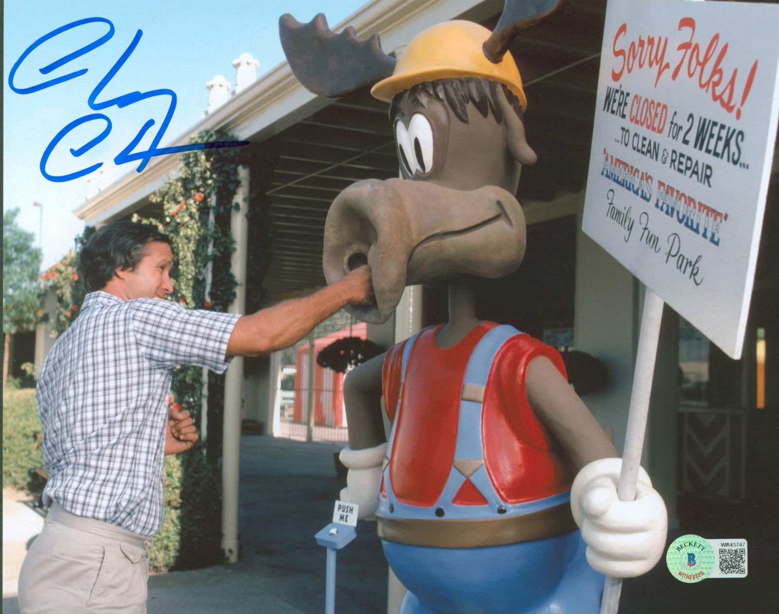 CHEVY CHASE SIGNED NATIONAL LAMPOONS VACATION 8X10 - BECKETT COA (1 of 1)