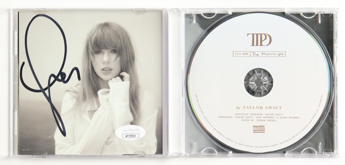 TAYLOR SWIFT SIGNED CD INSERT CITH CD JSA COA (1 of 2)