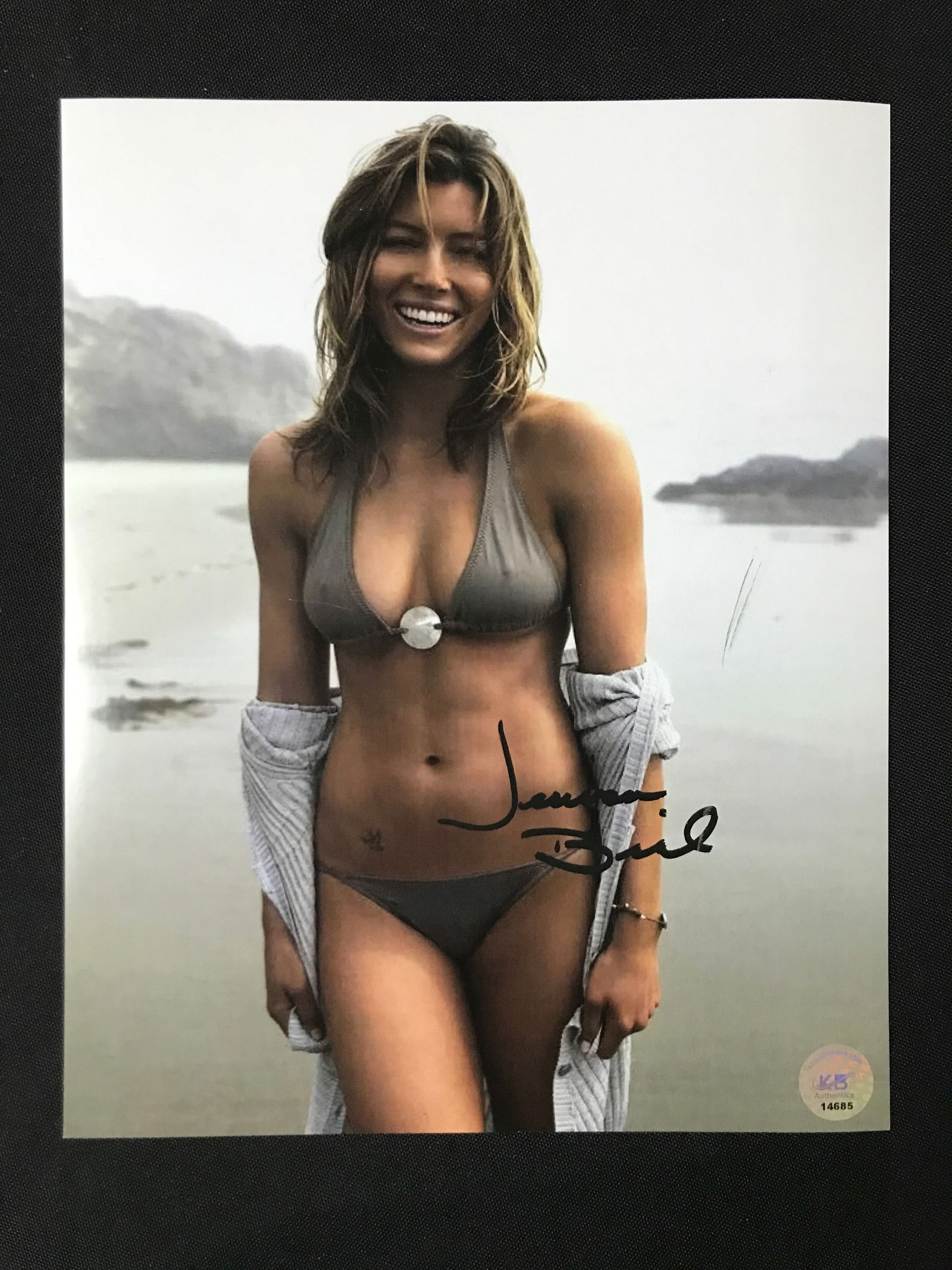 JESSICA BIEL SIGNED 8X10 - KB COA (1 of 1)