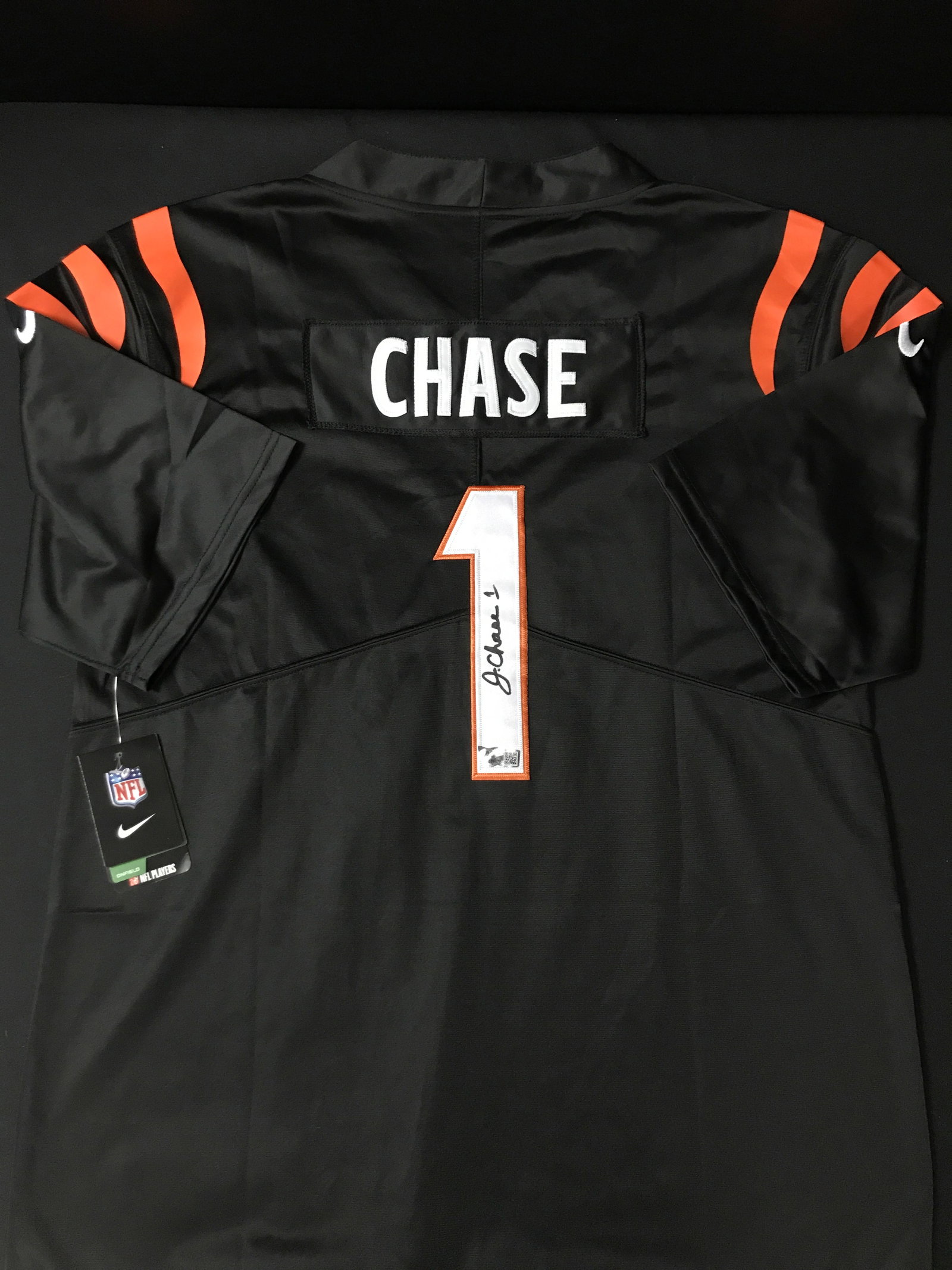 JA'MARR CHASE SIGNED CINCINATTI BENGALS JERSEY ACE COA: Prices are in Canadian dollars