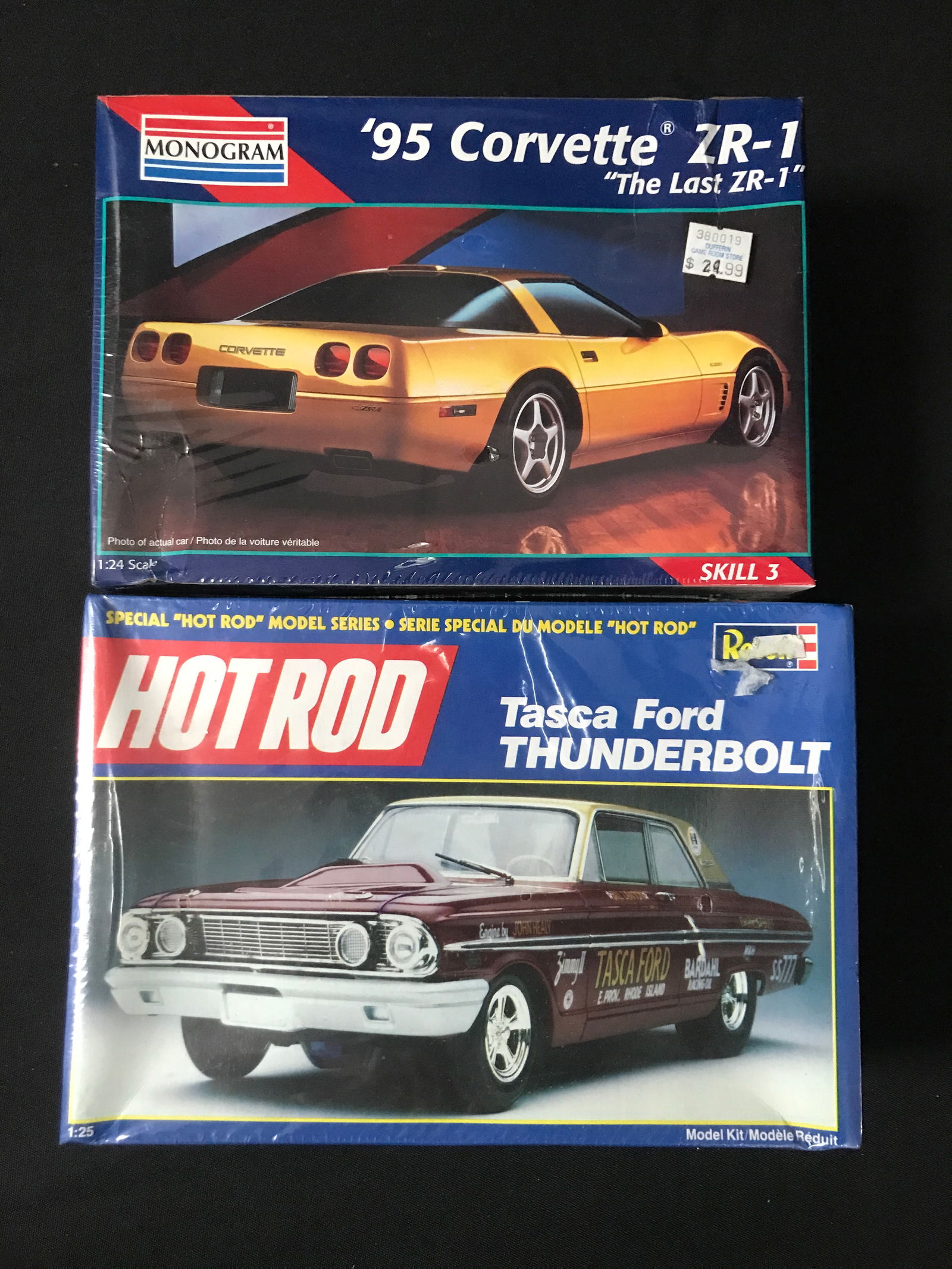 LOT OF 2 MODEL CAR KITS IN ORIGINAL PACKAGING (1 of 1)
