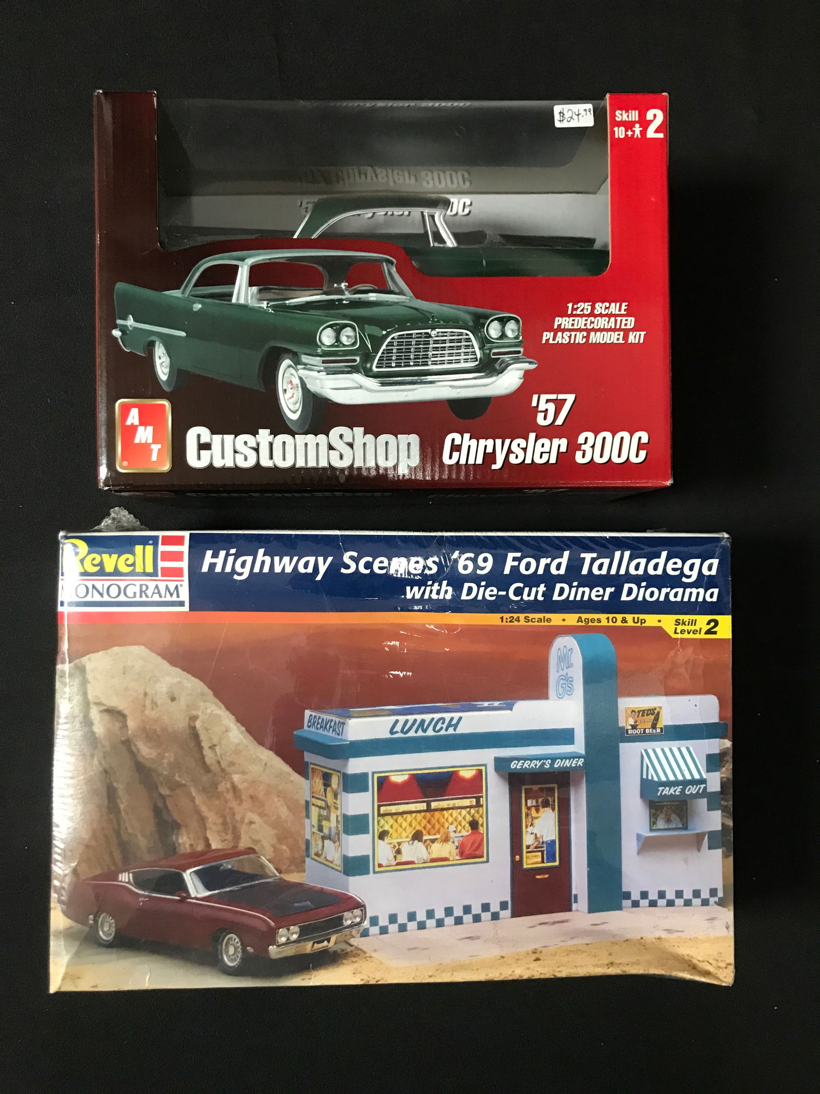 LOT OF 2 MODEL CAR KITS IN ORIGINAL PACKAGING (1 of 1)