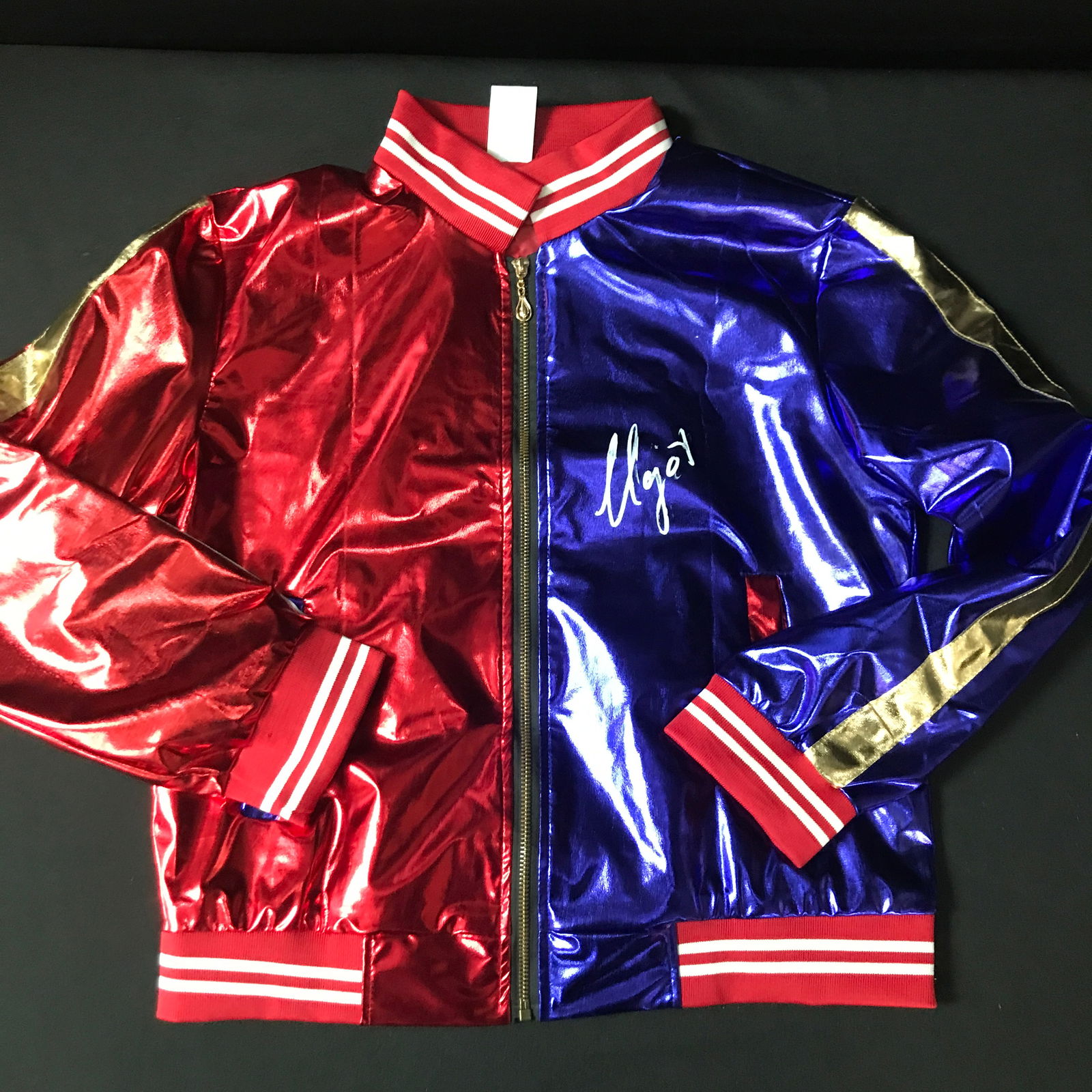 MARGOT ROBBIE SIGNED HARLEY QUINN JACKET - KB COA (1 of 3)