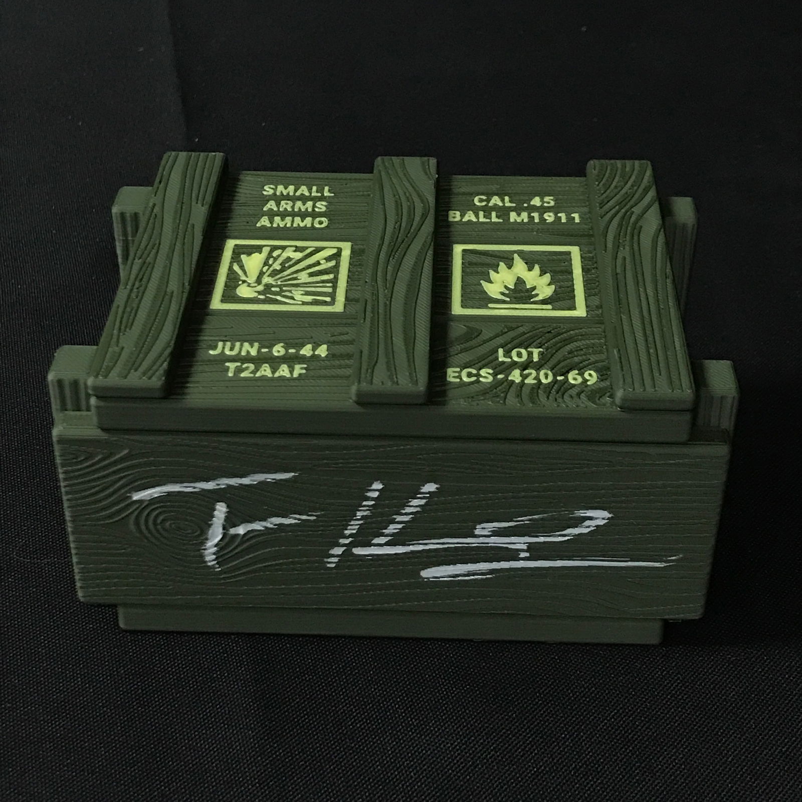 TOM HANKS SAVING PRIVATE RYAN SIGNED AMMO BOX (KB COA) (1 of 1)