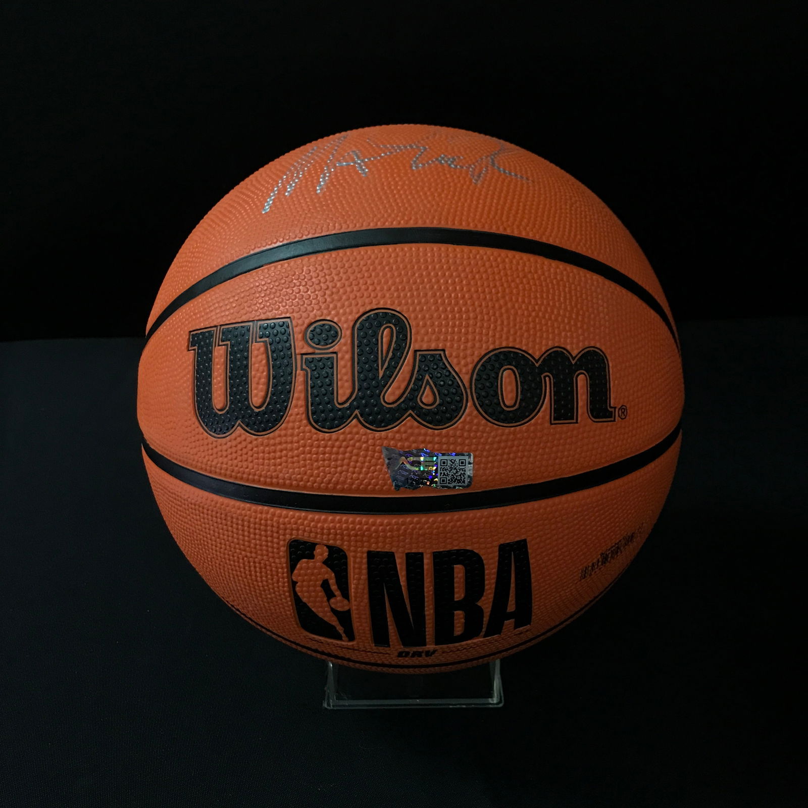 MAGIC JOHNSON SIGNED BASKETTBALL (ACE COA) (1 of 2)
