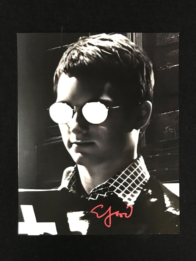ELIJAH WOOD SIGNED SIN CITY 8X10 - WWOC COA: Prices are in Canadian Dollars
