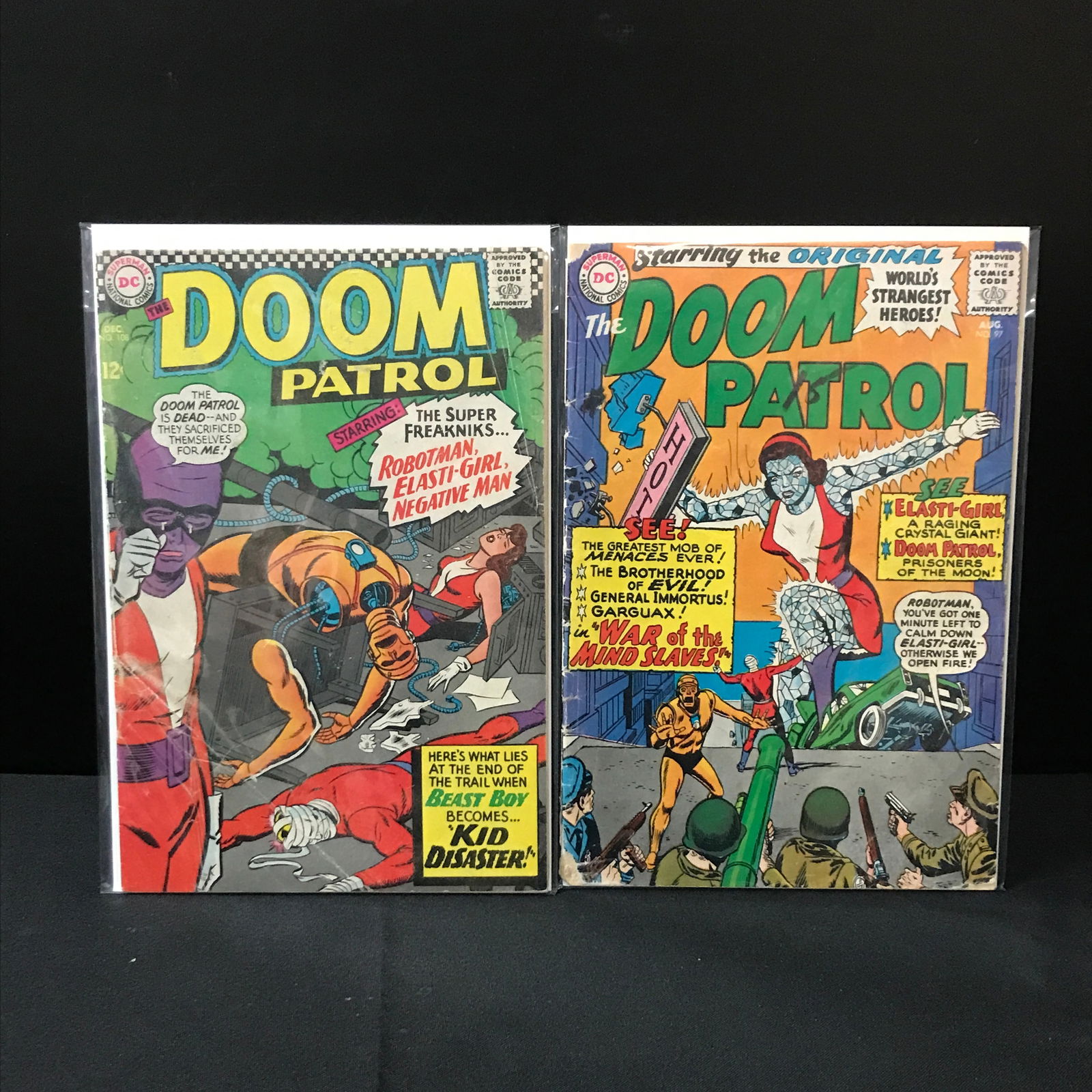 LOT OF DOOM PATROL COMICS - DC COMICS (1 of 1)