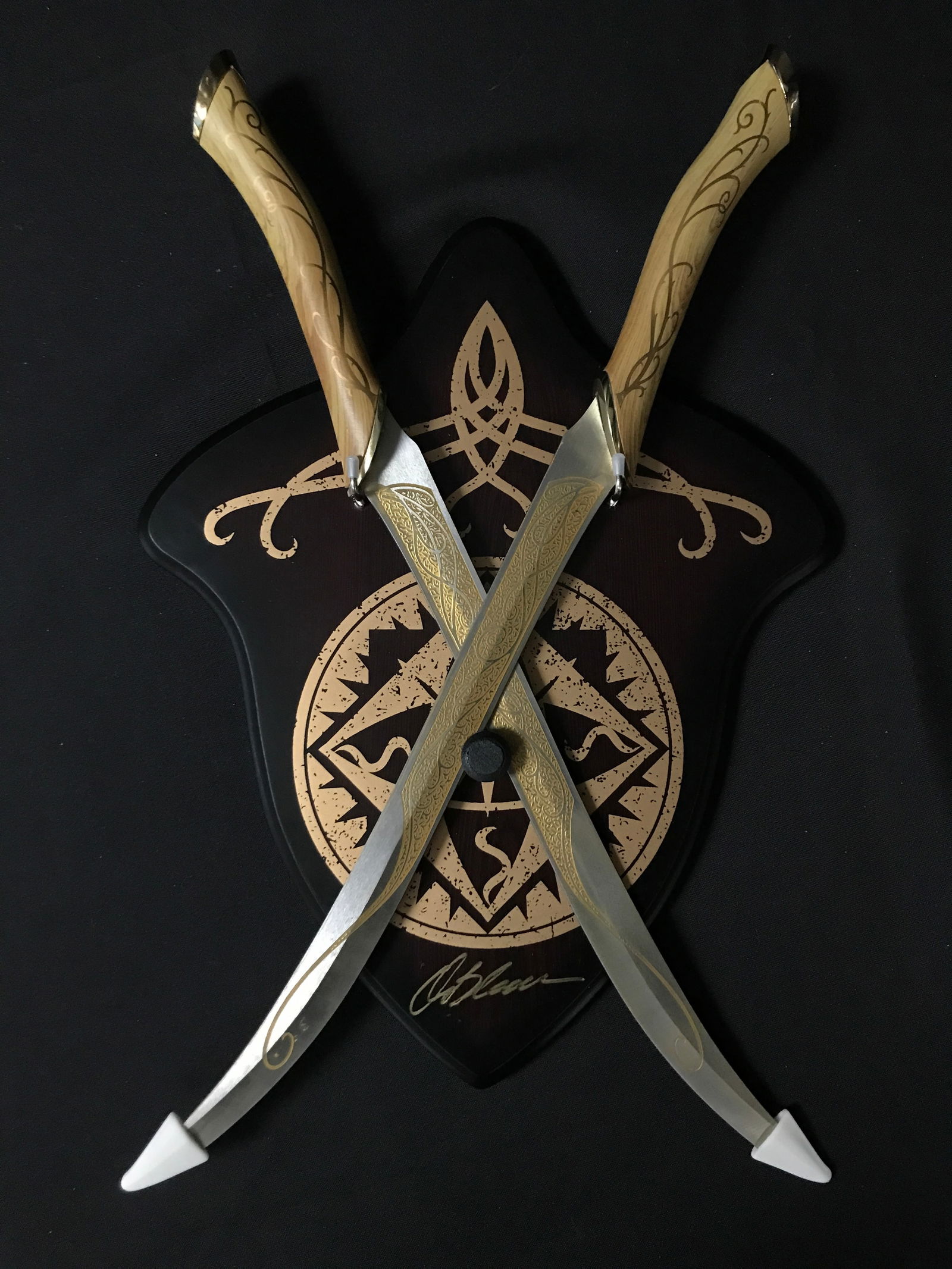 ORLANDO BLOOM SIGNED DUAL SWORD PRESENTATION PIECE - WWOC COA (1 of 2)