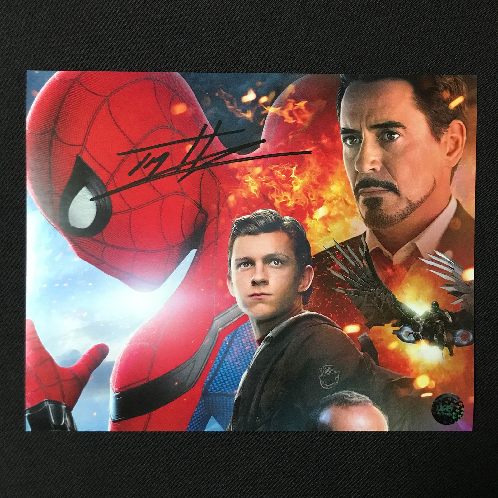 TOM HOLLAND SIGNED SPIDERMAN 8X10 - KB COA (1 of 1)
