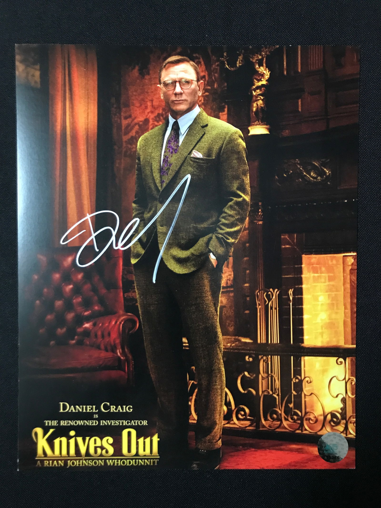 DANIEL CRAIG SIGNED KNIVES OUT 8X10 - KB COA (1 of 1)