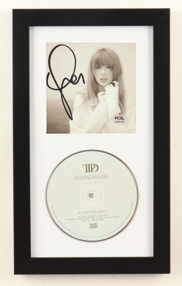 TAYLOR SWIFT SGNED AND FRAMED PRESENTATION PIECE - PSA COA (1 of 1)