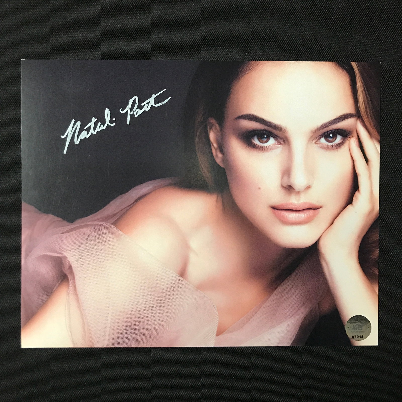 NATALIE PORTMAN SIGNED 8X10 - KB COA: Prices are in Canadian dollars