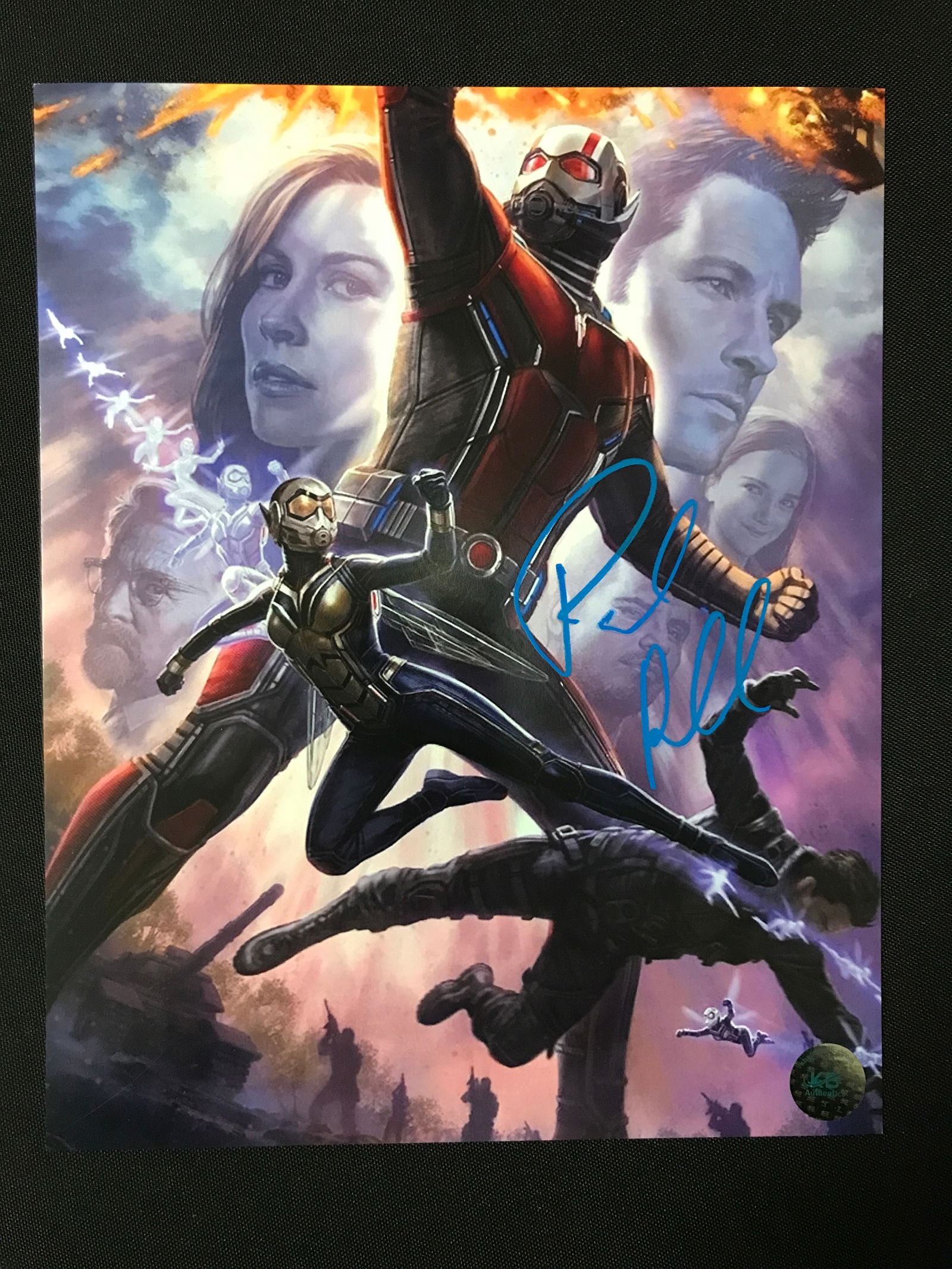 PAUL RUDD SIGNED ANTMAN 8X10 - KB COA (1 of 1)