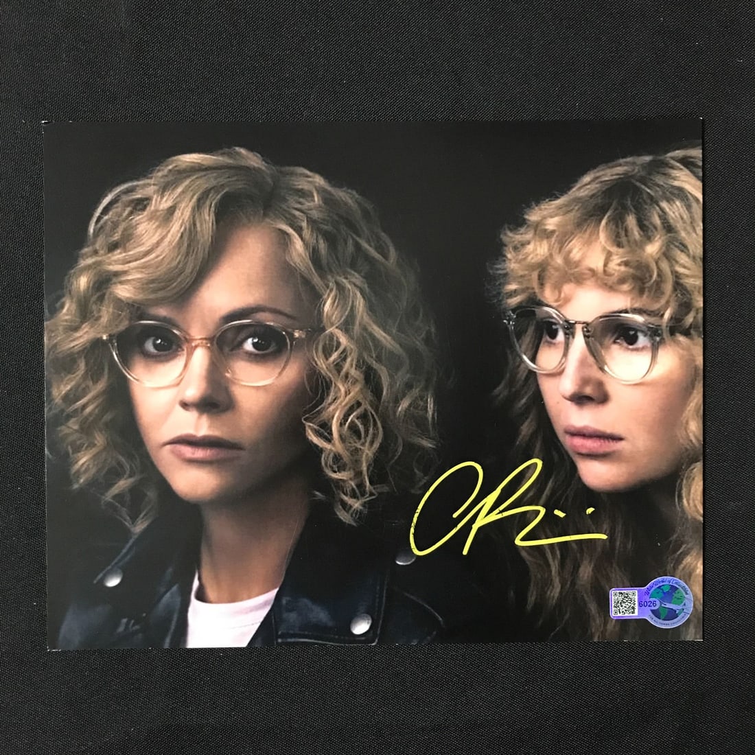 CHRISTINA RICCI SIGNED YELLOWJACKETS 8X10 - WWO COA: Prices are in Canadian dollars
