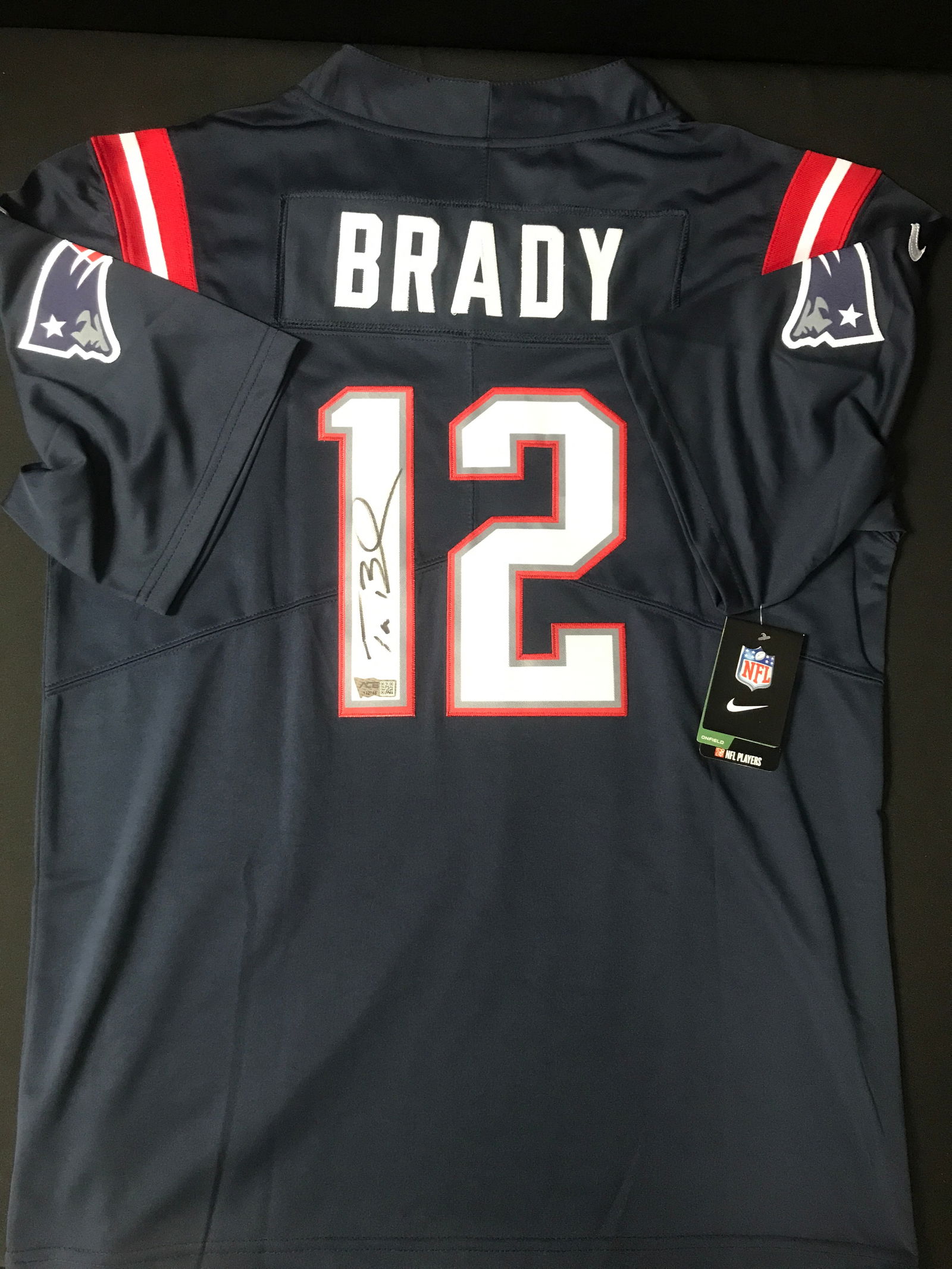 TOM BRADY SIGNED NEW ENGLAND PATRIOTS JERSEY - ACE COA (1 of 3)