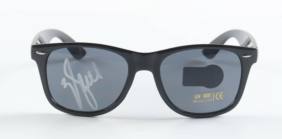 WILL SMITH SIGNED MIB SUNGLASSES (BECKETT COA): Prices are in Canadian dollars