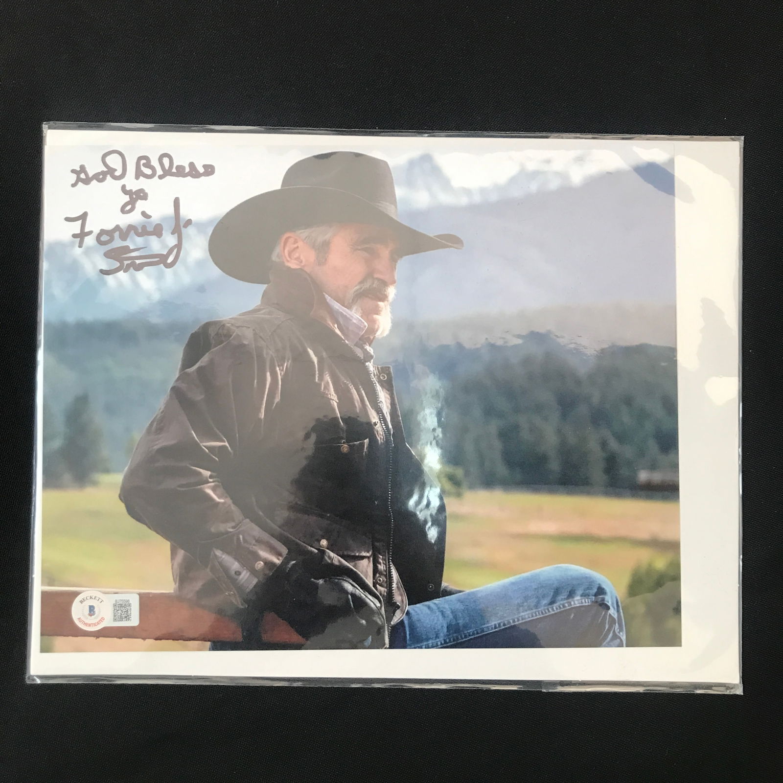 FORRIE J SMITH SIGNED YELLOWSTONE 8X10 - BECKETT COA (1 of 1)
