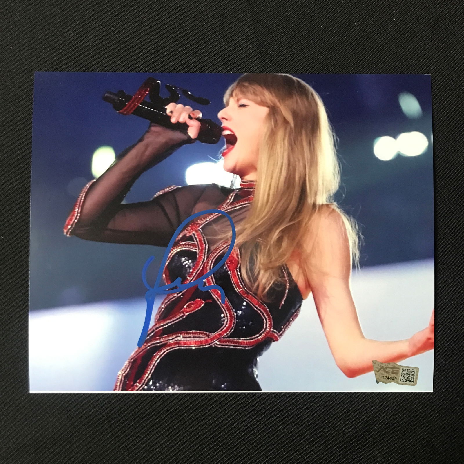 TAYLOR SWIFT SIGNED 8X10 - ACE COA (1 of 1)