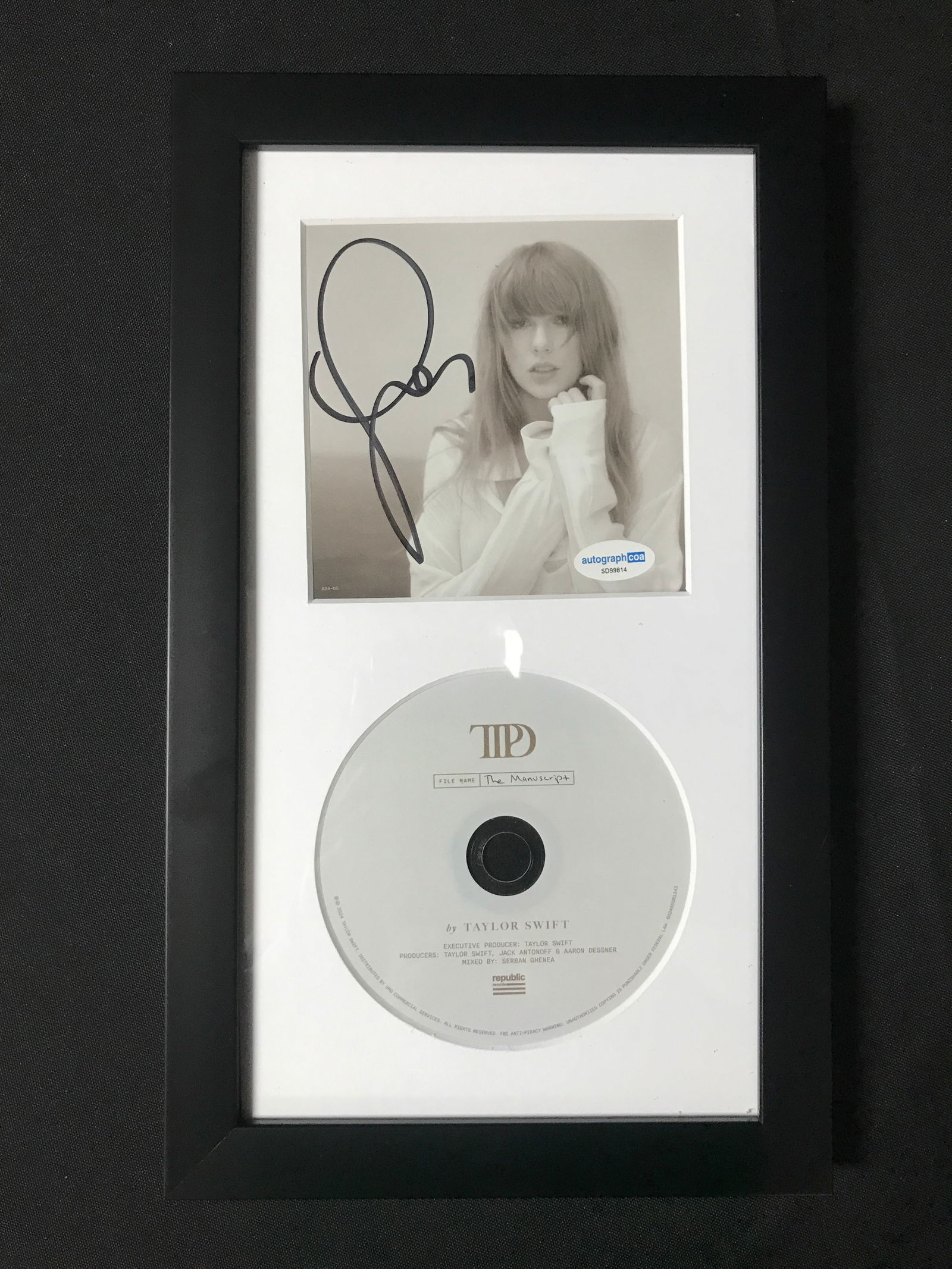 TAYLOR SWIFT SIGNED CD SLEEVE PRESENTATION PIECE - ACOA COA (1 of 2)