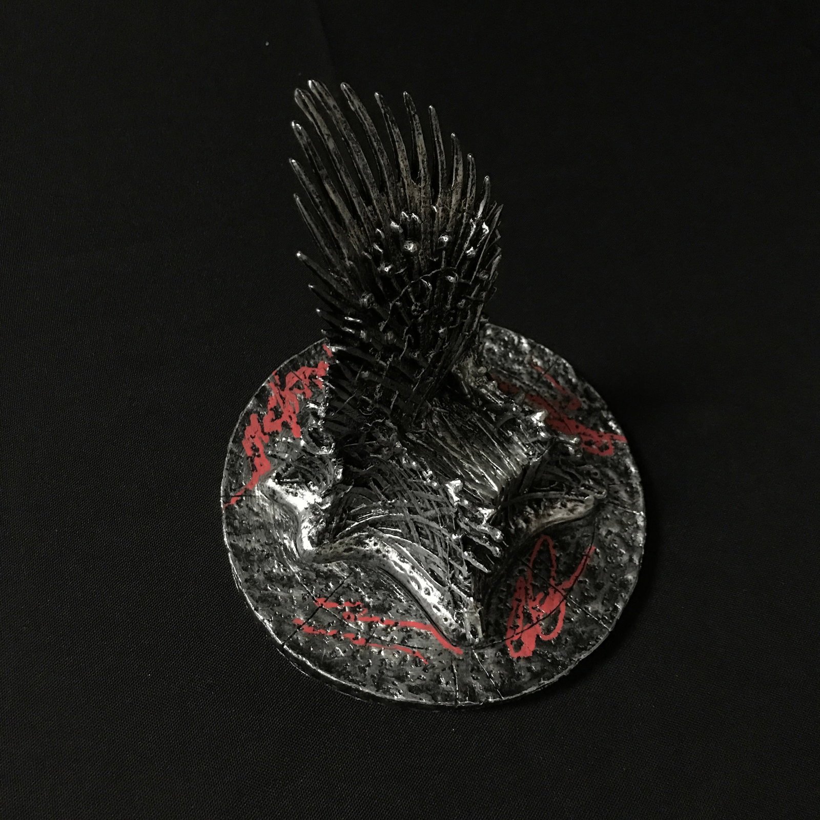 MULTI SIGNED GAME OF THRONES THRONE MAMOA, HARRINGTON CLARK AND DINKLAGE - KB COA: Prices are in Canadian dollars