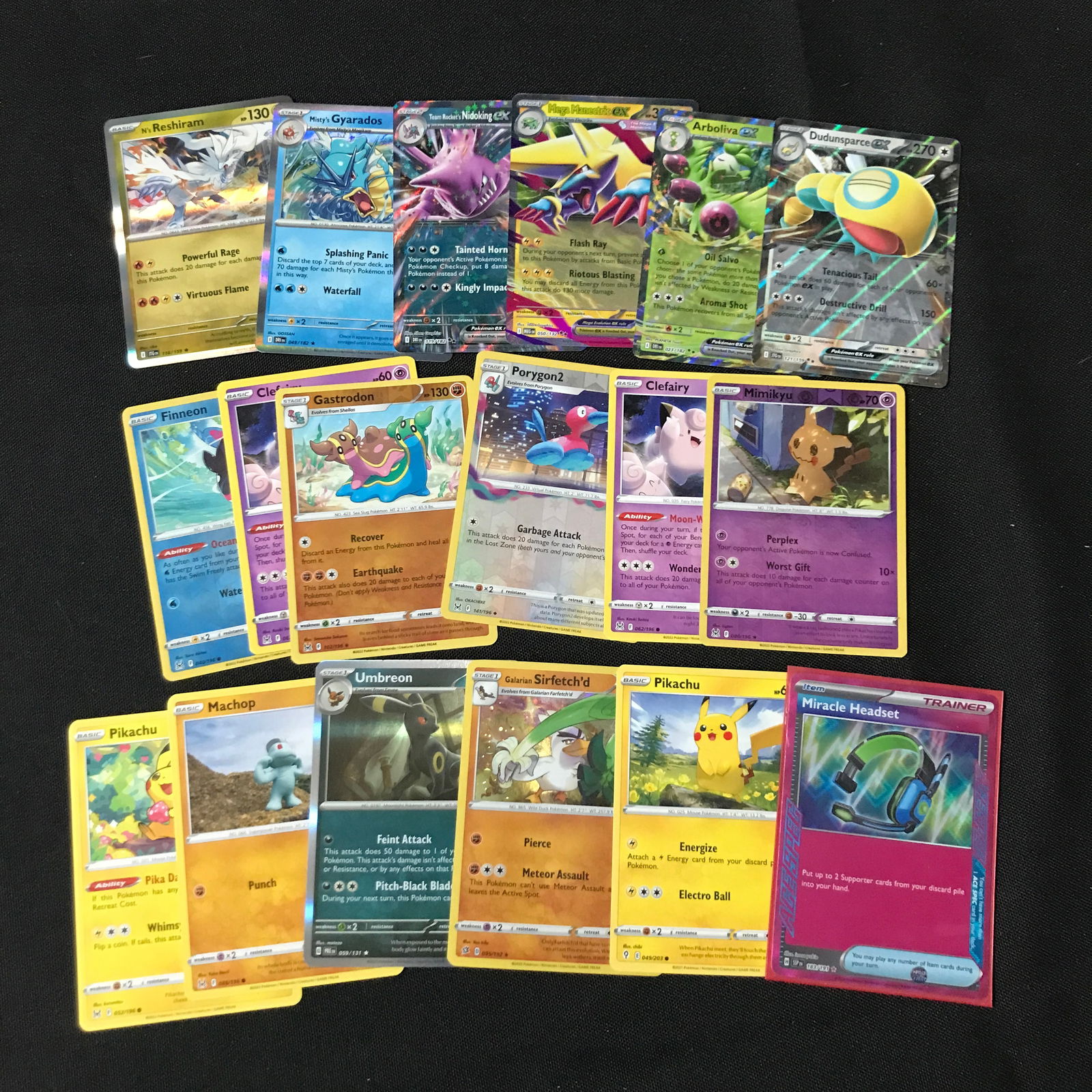 LOT OF LOOSE POKEMON TCG TRADING CARDS (1 of 1)