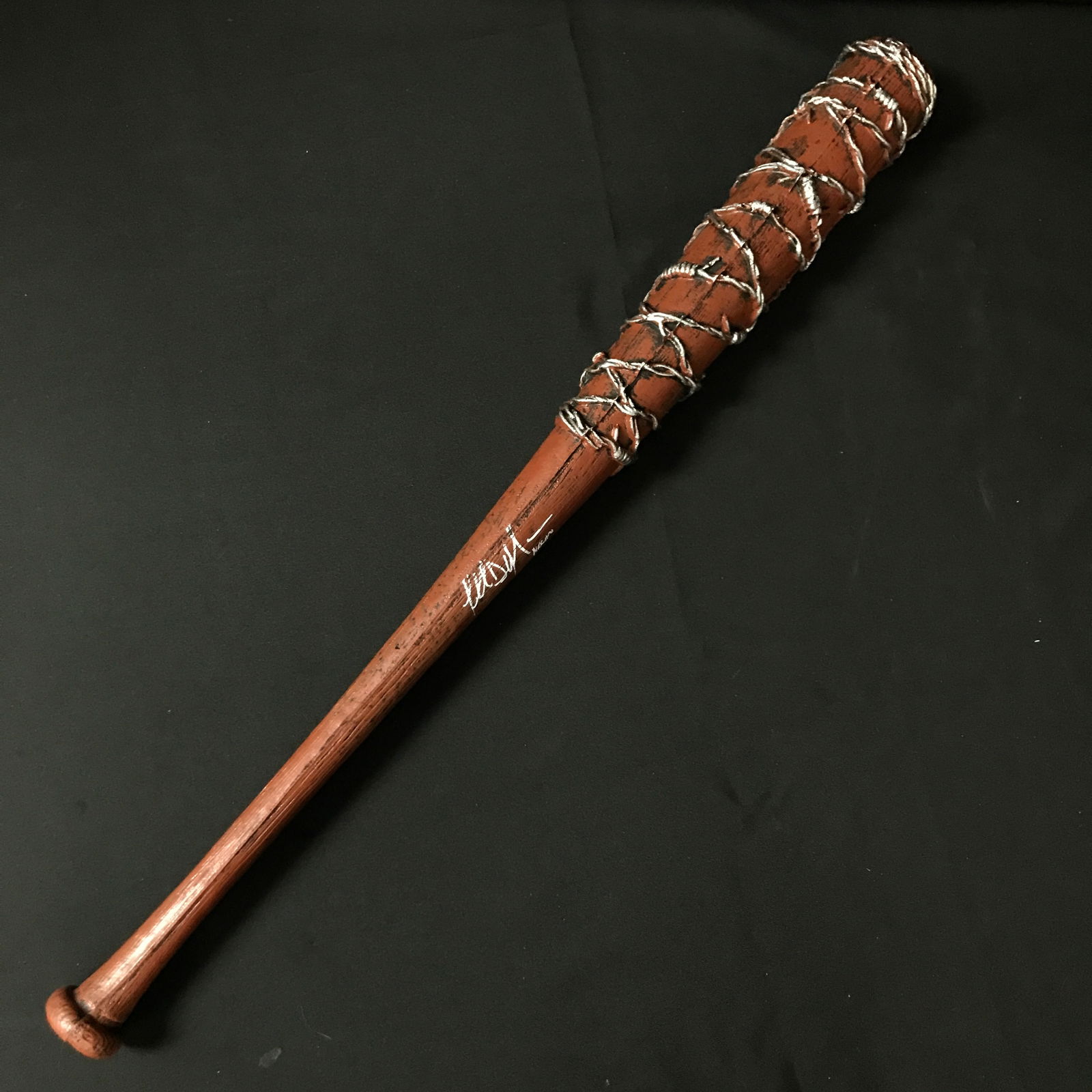 JEFFREY DEAN MORGAN SIGNED AND INSCRIBED NEEGAN BAT - KB COA (1 of 2)