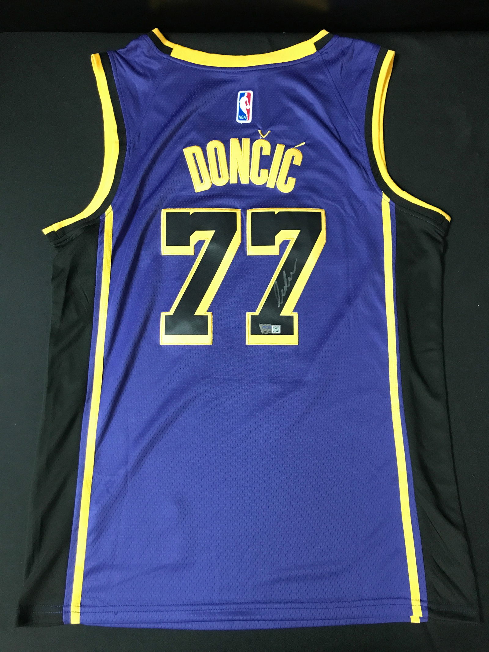 LUKA DONCIC SIGNED Los Angeles LAKERS SIGNED BASKETBALL JERSEY - ACE COA (1 of 3)