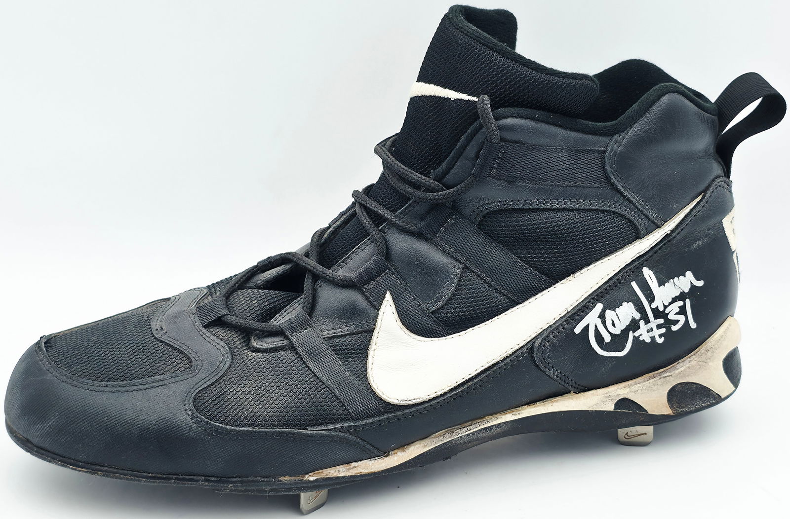 Randy Johnson Autographed Game Used Black Nike Cleat Seattle Mariners (Beckett COA): Prices are in Canadian dollars