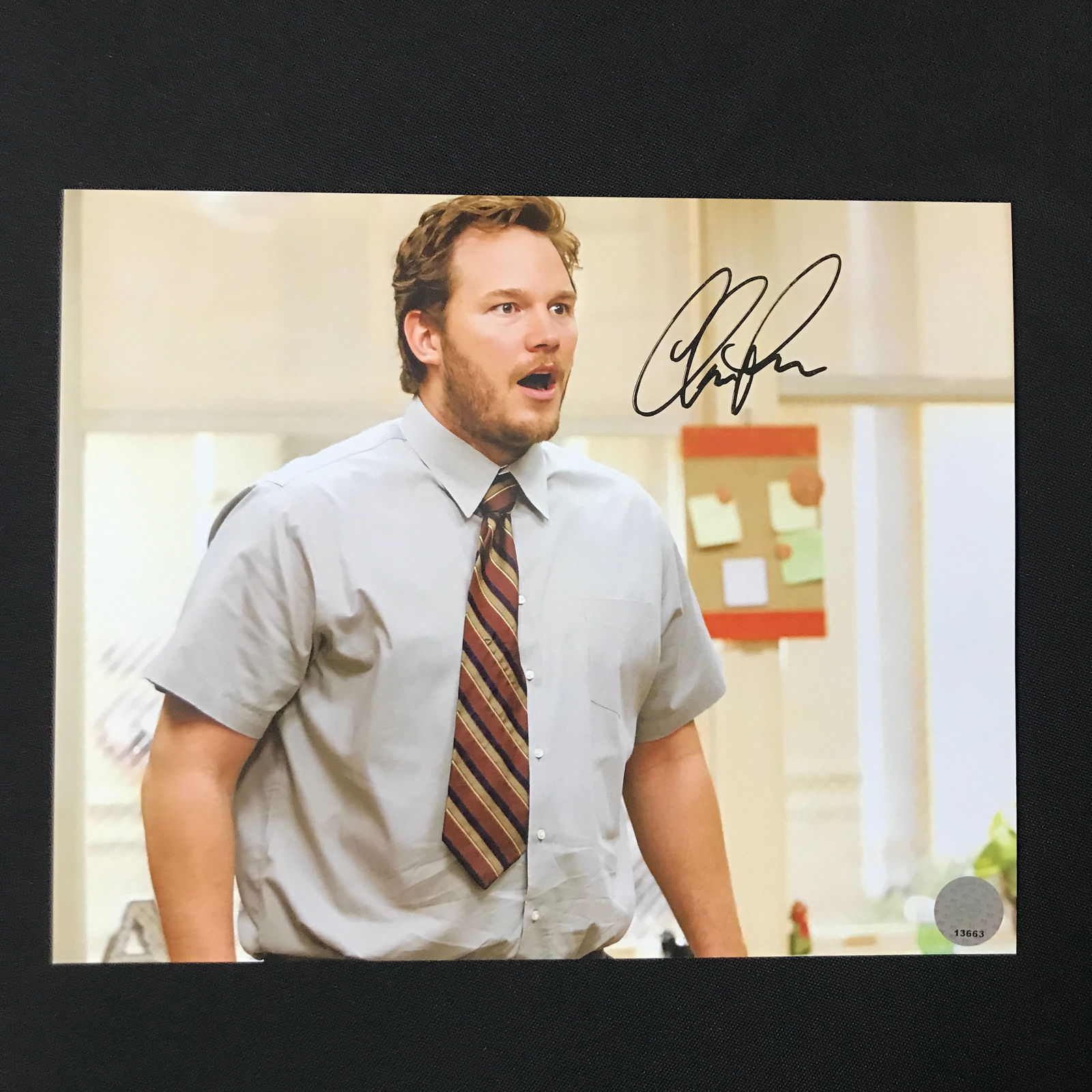 CHRIS PRATT SIGNED PARKS AND RECREATION 8X10 - KB COA: Prices are in Canadian dollars