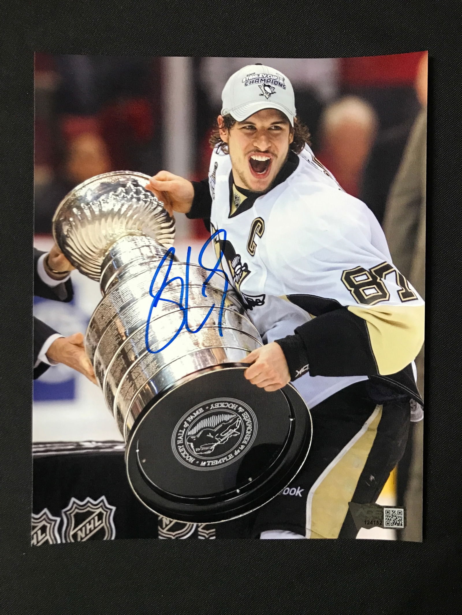 SIDNEY CROSBY SIGNED 8X10 - ACE COA: Prices are in Canadian dollars