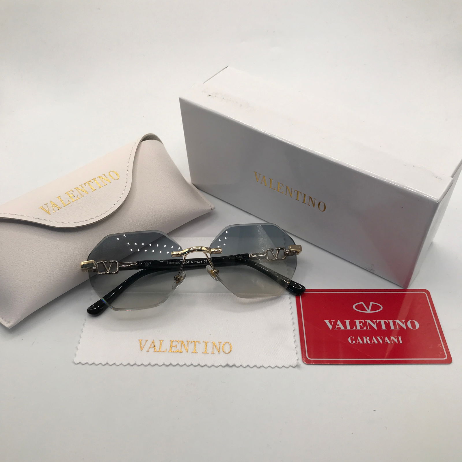 SUNGLASSES BNIB WITH ACCESSORIES: Prices are in Canadian dollars