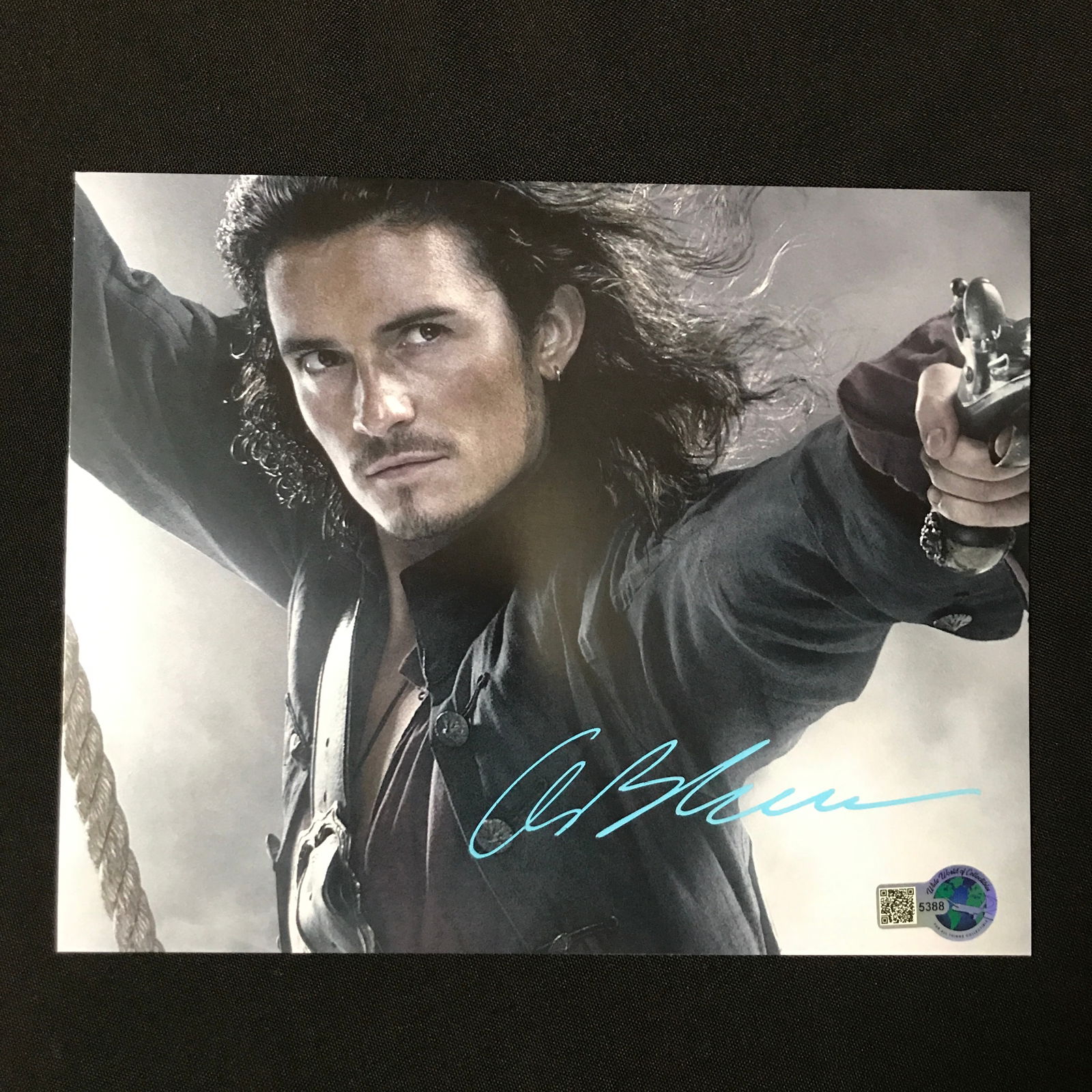 ORLANDO BLOOM SIGNED PIRATES OF THE CARAIBBEAN 8X10 - WWOC COA: Prices are in Canadian dollars