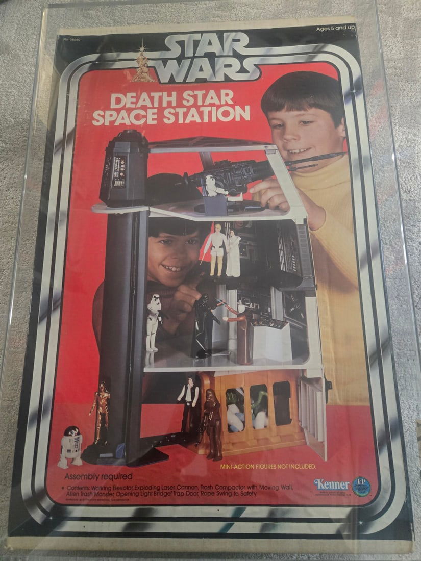 AFA 70 GRADED Star Wars Death Star SPACE STATION IN ORIGINAL PACKAGING (1 of 2)