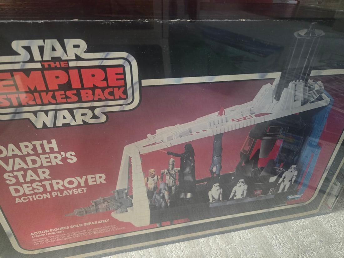 AFA 80 GRADED Star Wars EMPIRE STRIKES BACK DARTH VADERS STAR DESTROYER IN ORIGINAL PACKAGING (1 of 2)