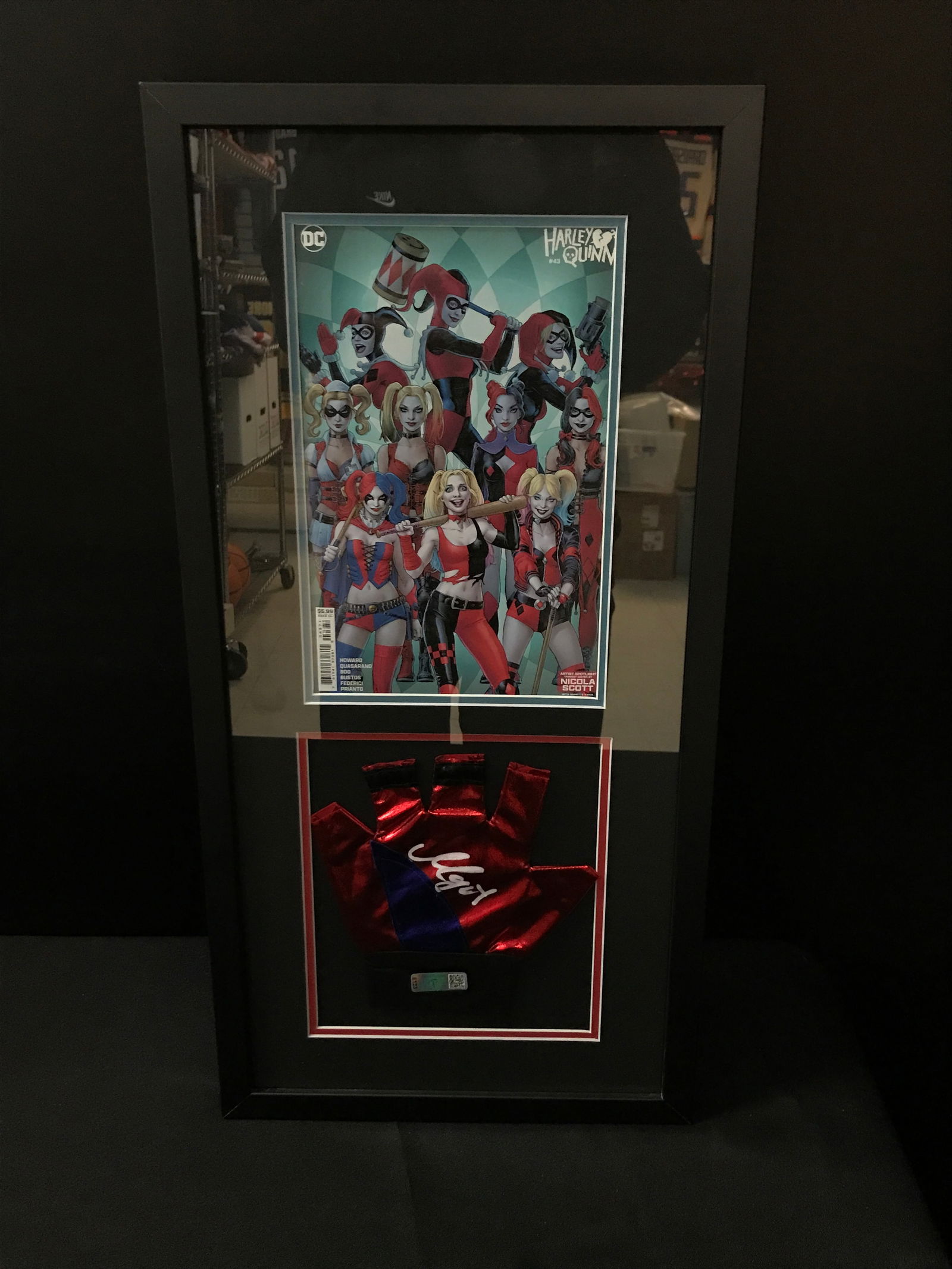 MARGOT ROBBIE SIGNED AND CUSTOME FRAMED HARLEY QUINN DISPLAY 12 X 20 (CELEBRITY AUTHENTICS COA): Prices are in Canadian dollars