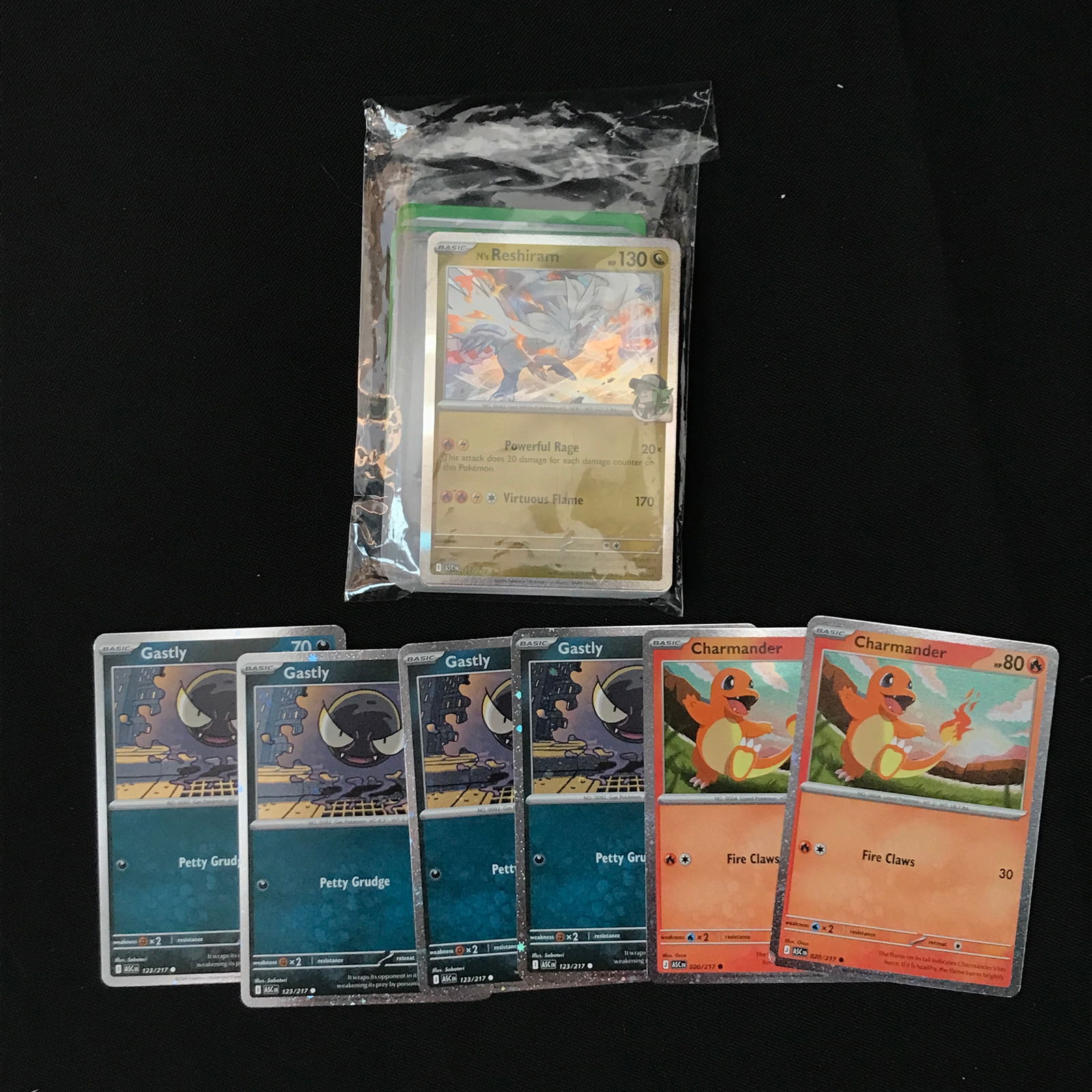 LOT OF MIXED POKEMON CARDS INCLUDING CHARMANDER (1 of 1)