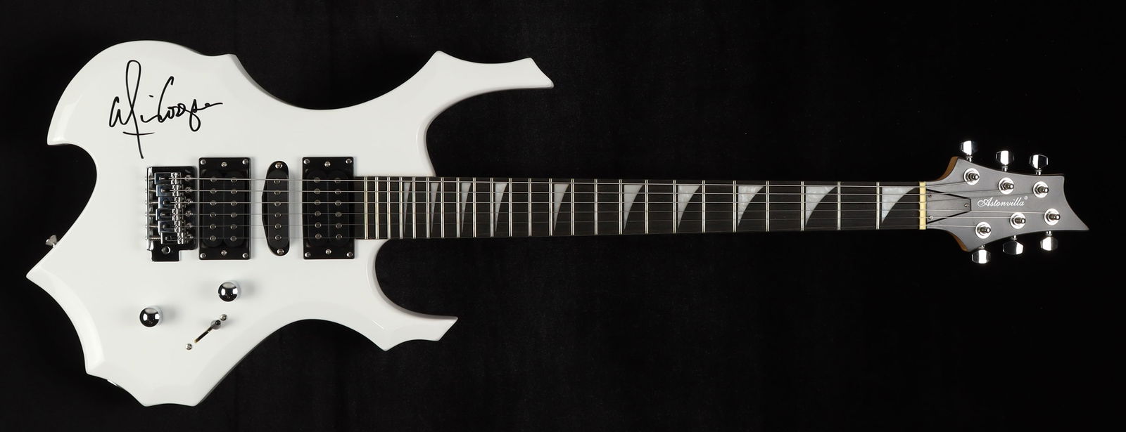 ALICE COOPER SIGNED ELECTRIC GUITAR (BECKETT COA) - 3